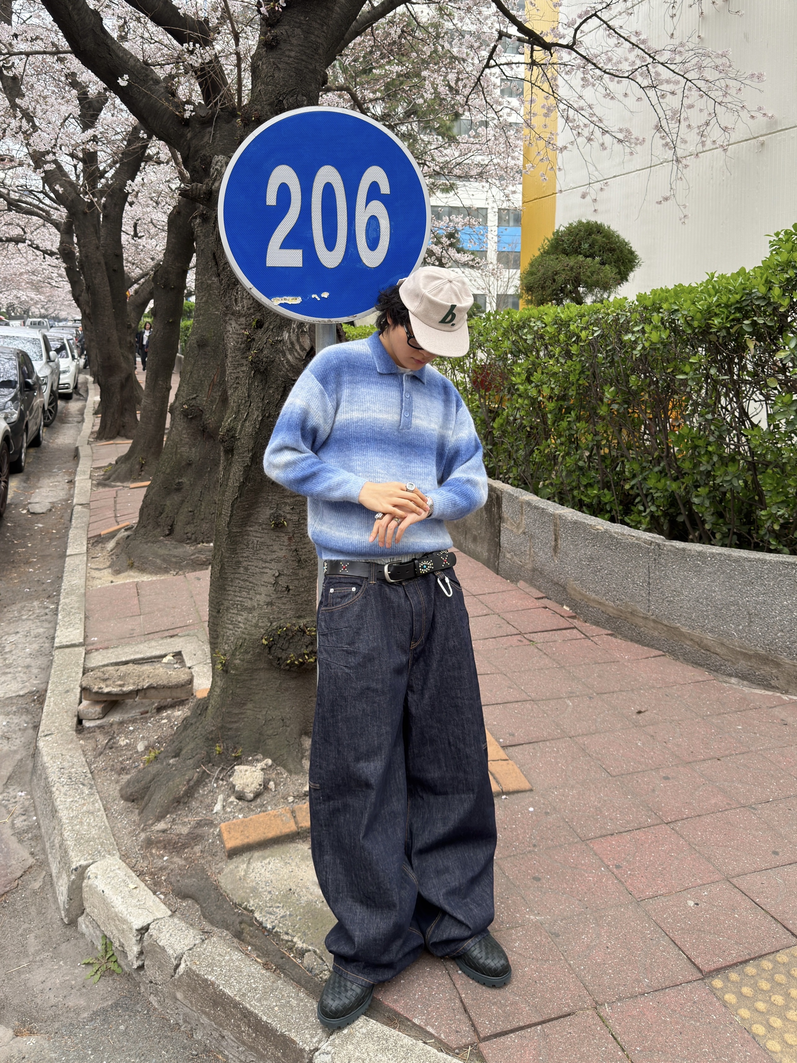 Timberland Premium 6 inch Boots Dark Green - Medium, Gentle Monster Noizer 01(OL) Black 착용 스타일 - 3