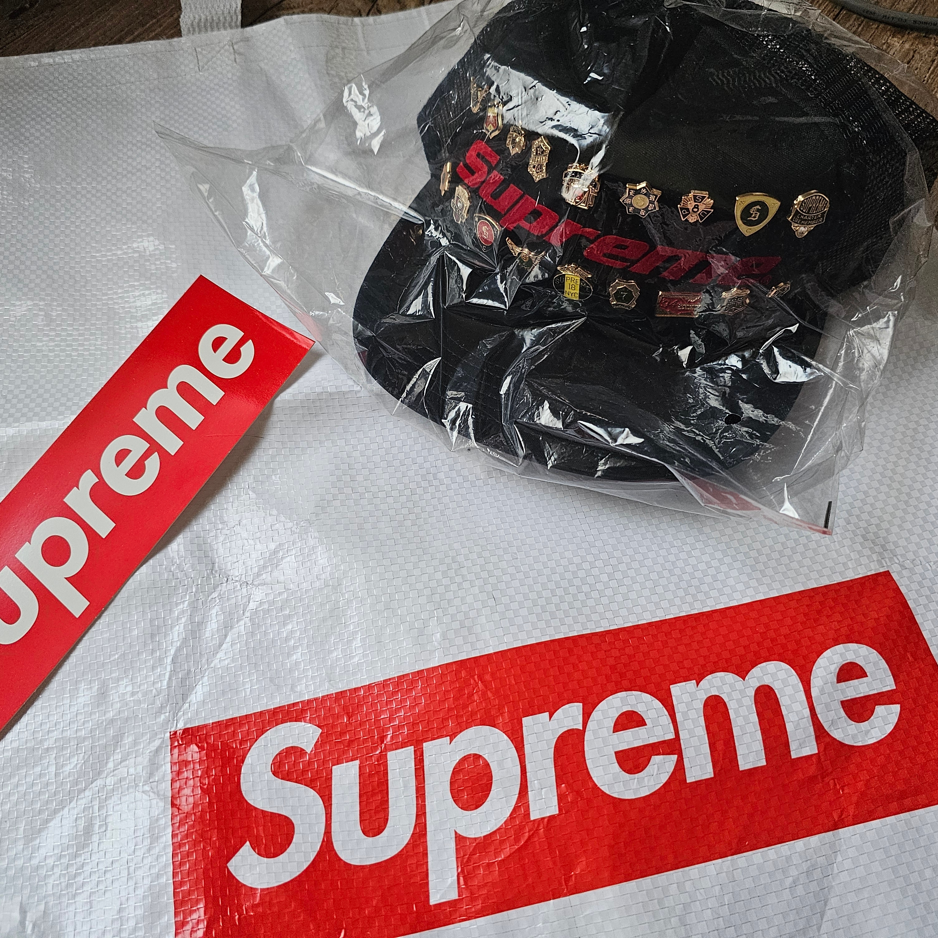 Supreme Pins Mesh Back 5-Panel Black - 26SS 착용 스타일 - 1