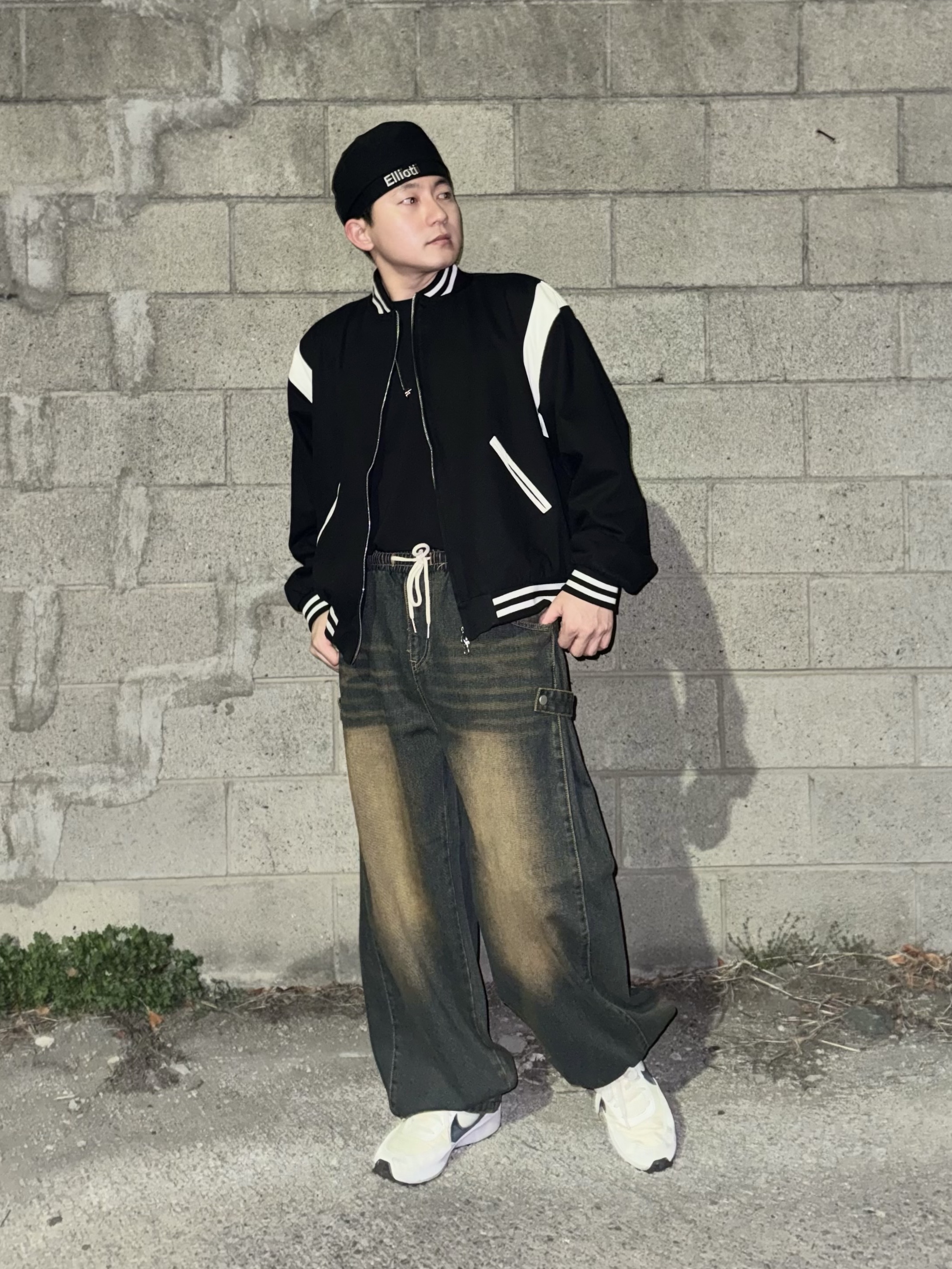 Nike Waffle Debut Summit White Black 착용 스타일 - 1