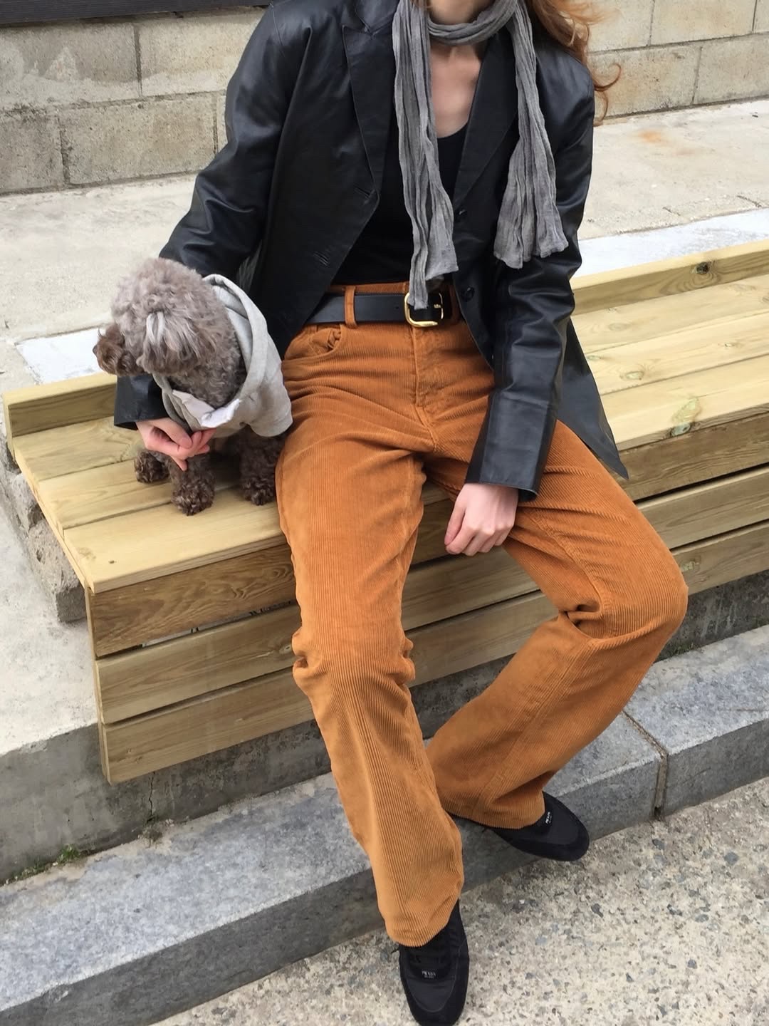 Sunday Ceremony Raw Natural Scarf - Charcoal Dyed 착용 스타일 - 4