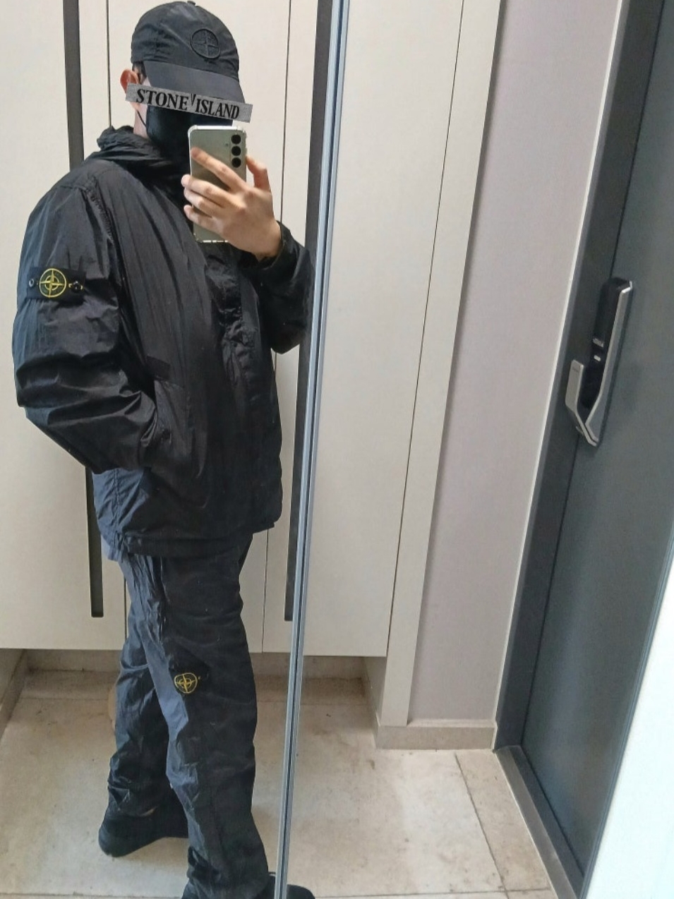 Stone Island 9100011 Nylon Metal in Econyl Baseball Cap with Drawcord Compass Embroidery Black, Stone Island S0A23 Crinkle Reps R-NY Wind Resistant Anti-Drop Hooded Jacket - 25SS 착용 스타일 - 1