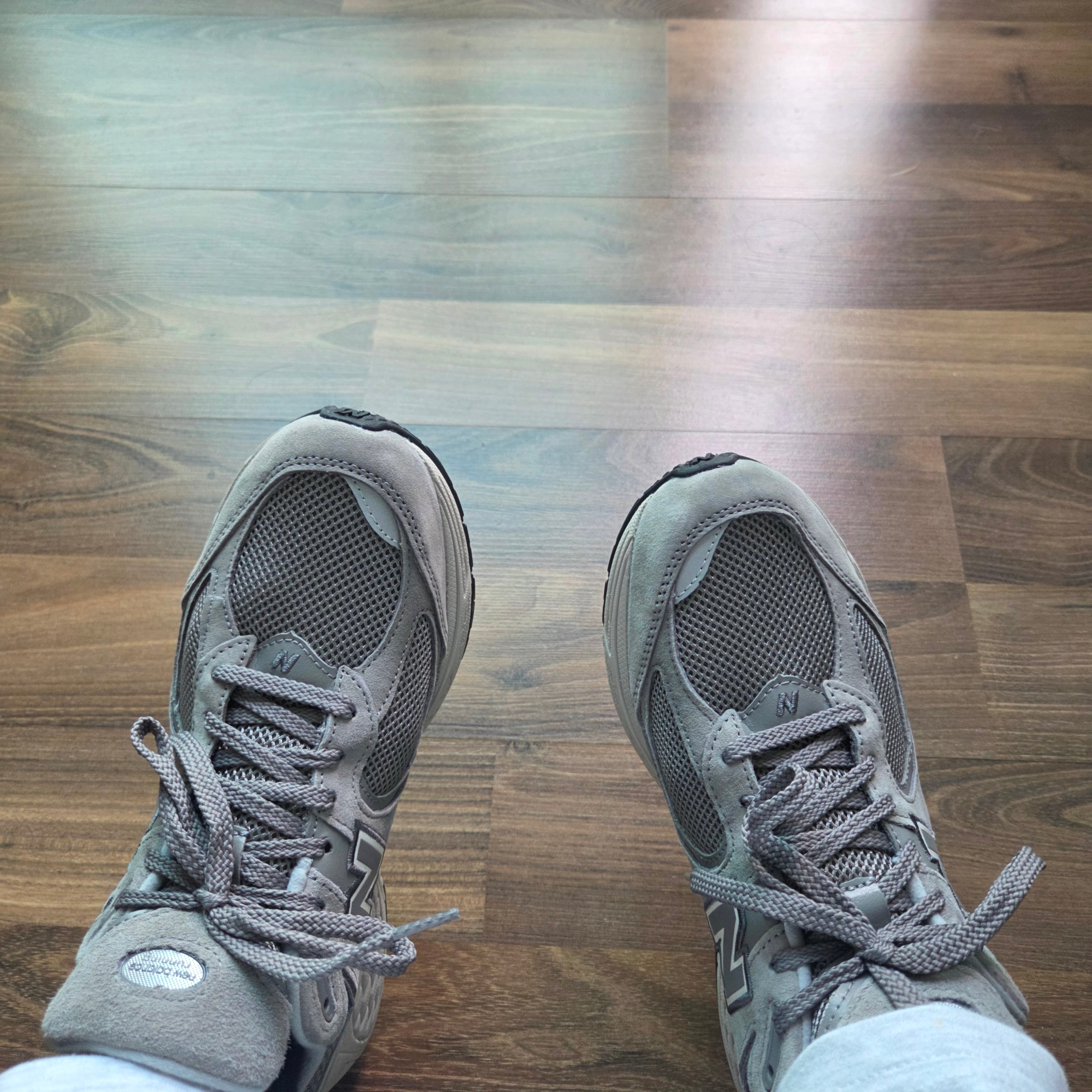 New Balance 2002R Grey 착용 스타일 - 2