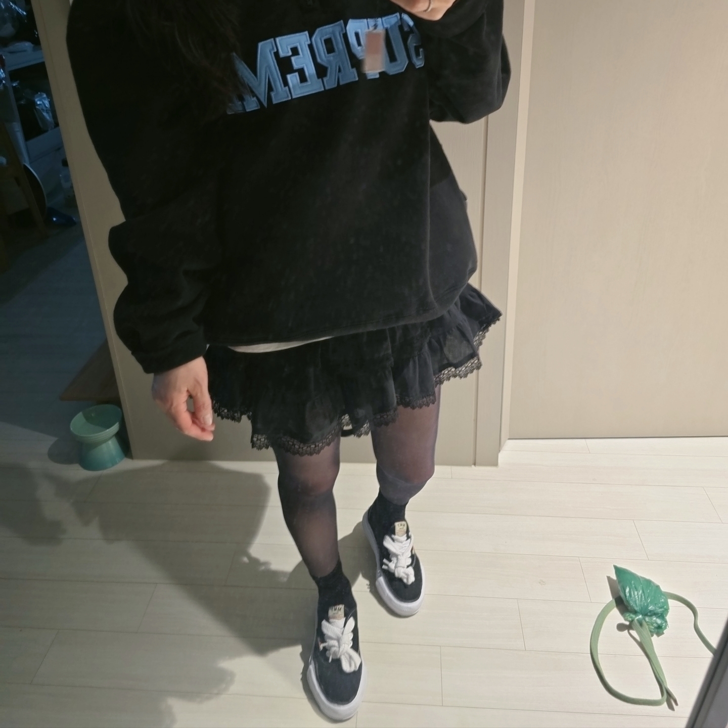 Supreme Collegiate Half Zip Pullover Black - 24FW, Supreme Mesh Small Backpack Black - 23SS 착용 스타일 - 2