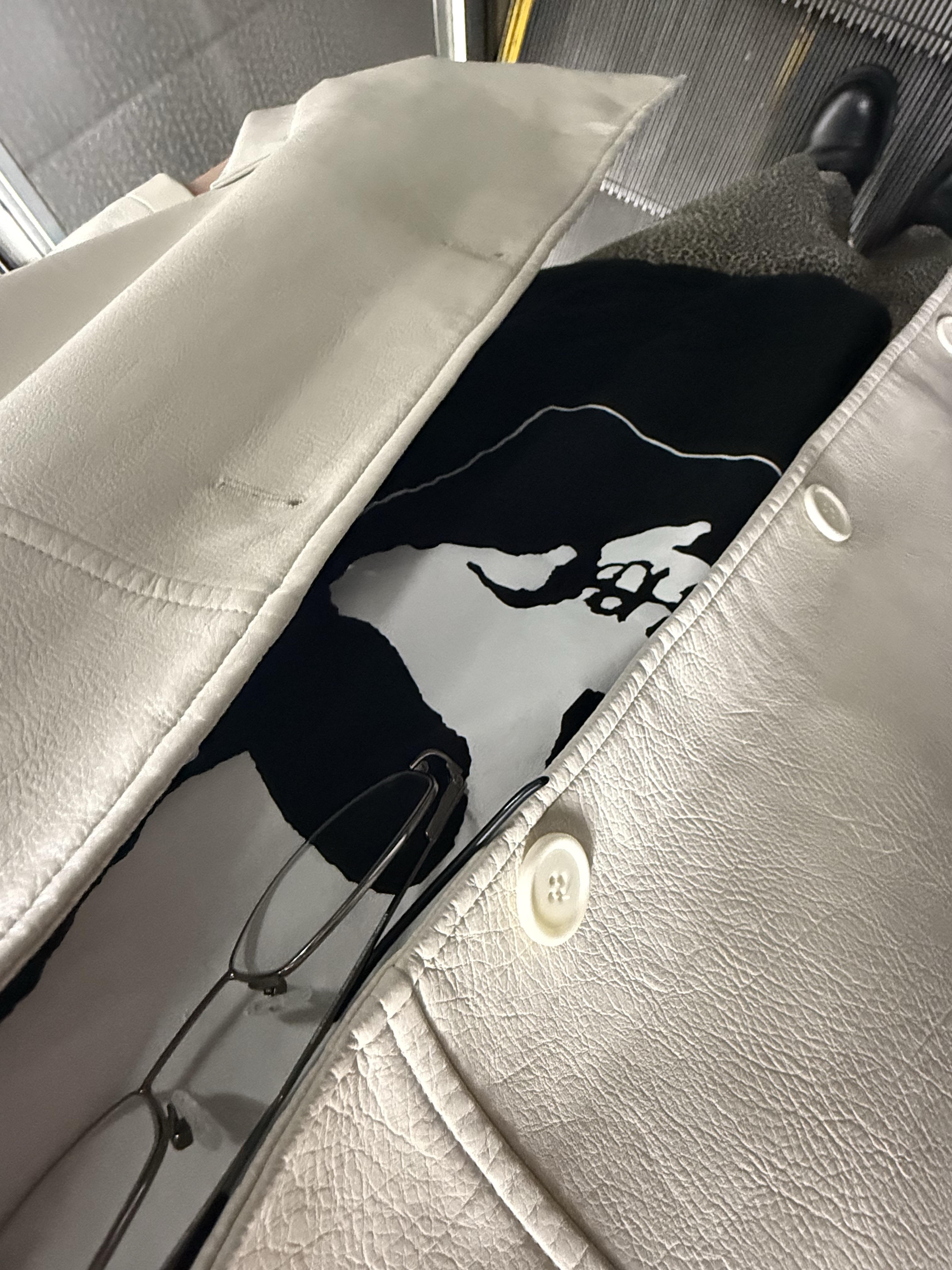 Aime Leon Dore x New Era 59FIFTY Yankees Hat Green, Balenciaga Le Cagole Small Shoulder Bag Black 착용 스타일 - 2