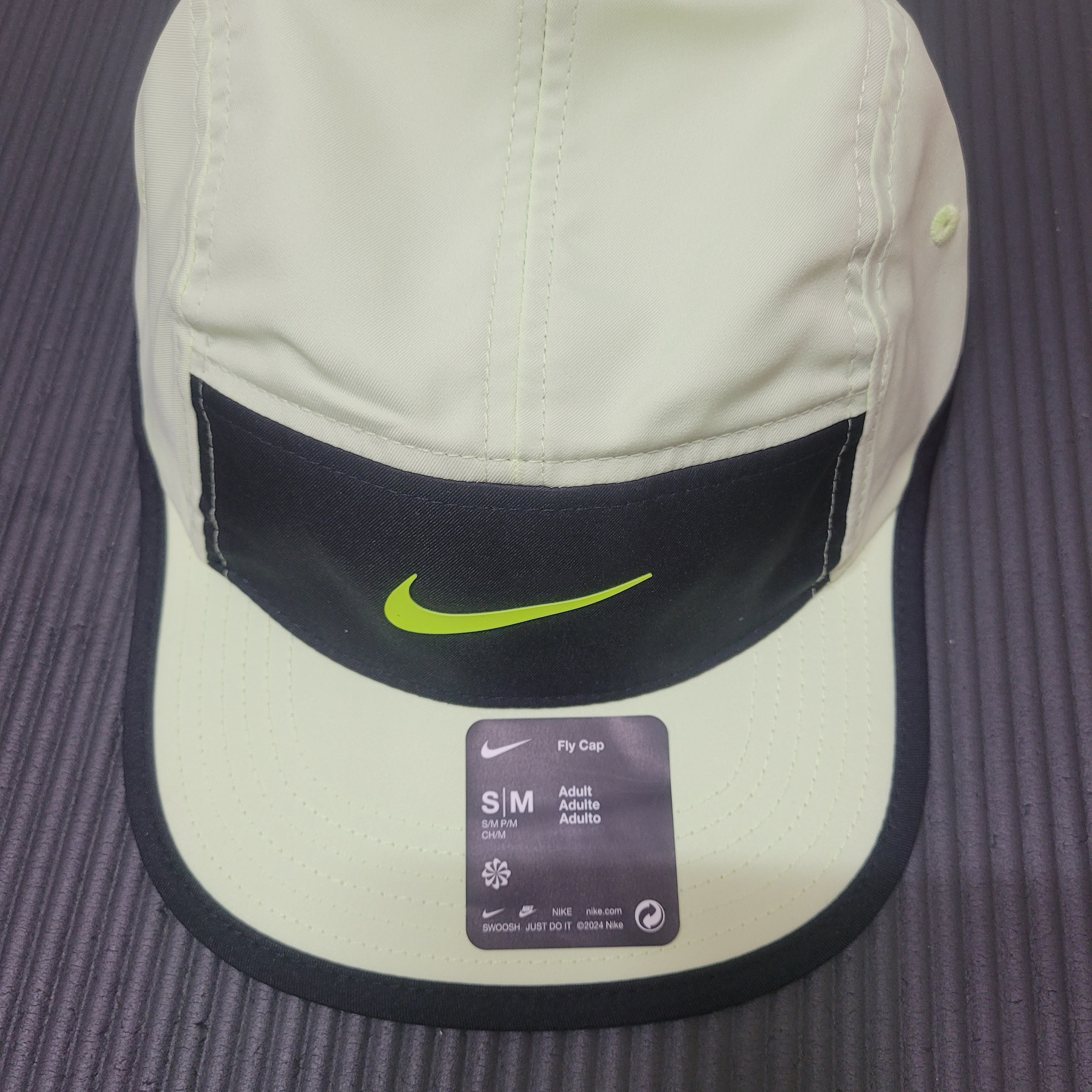 Nike Dri-Fit Fly Unstructured Swoosh Cap Barely Volt Black 착용 스타일