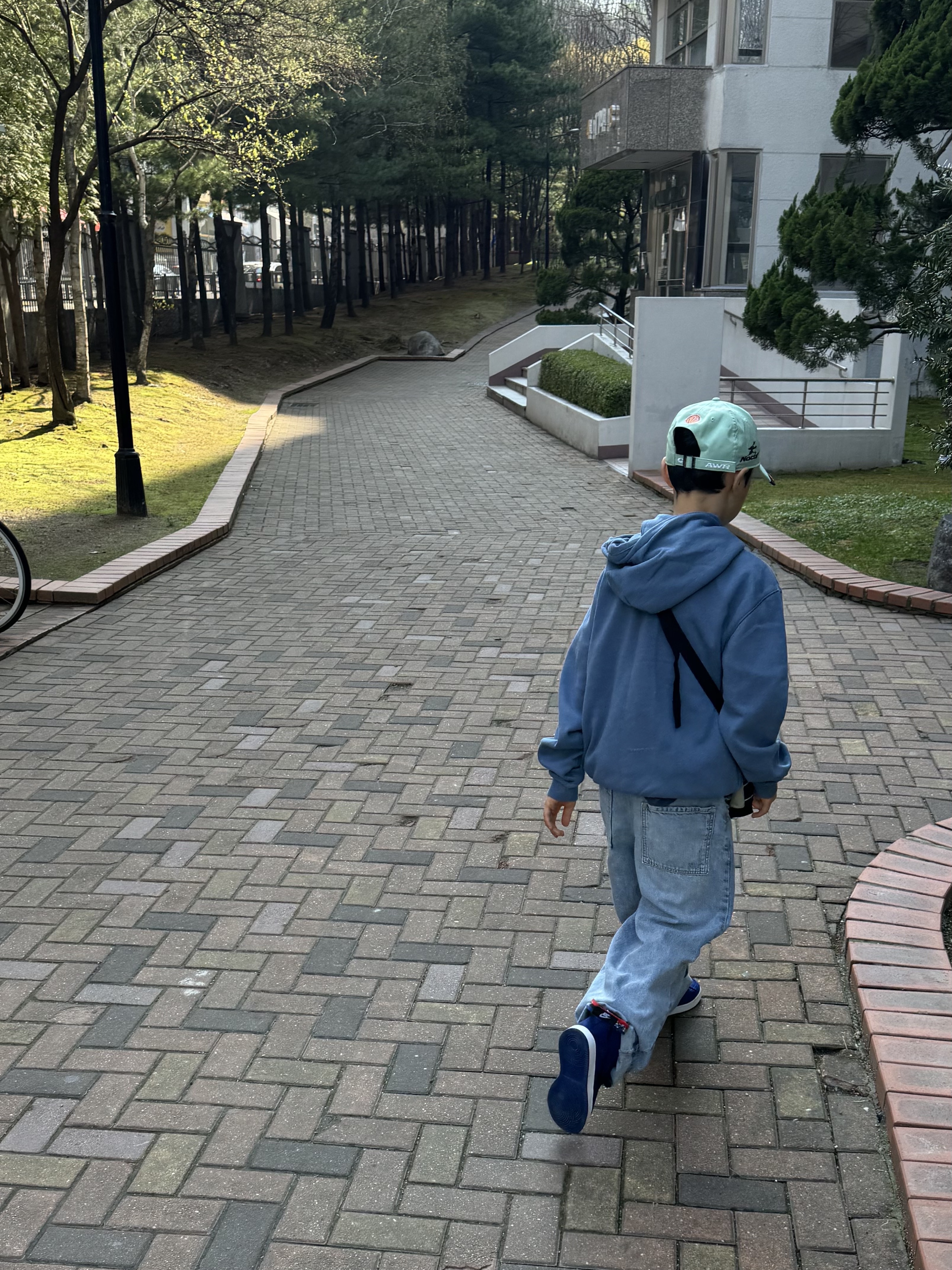 Nike x Drake Nocta x Kar L'Art De L'Automobile Drx Hat Enamel Green, Supreme Shoulder Bag Blue - 23FW 착용 스타일 - 1