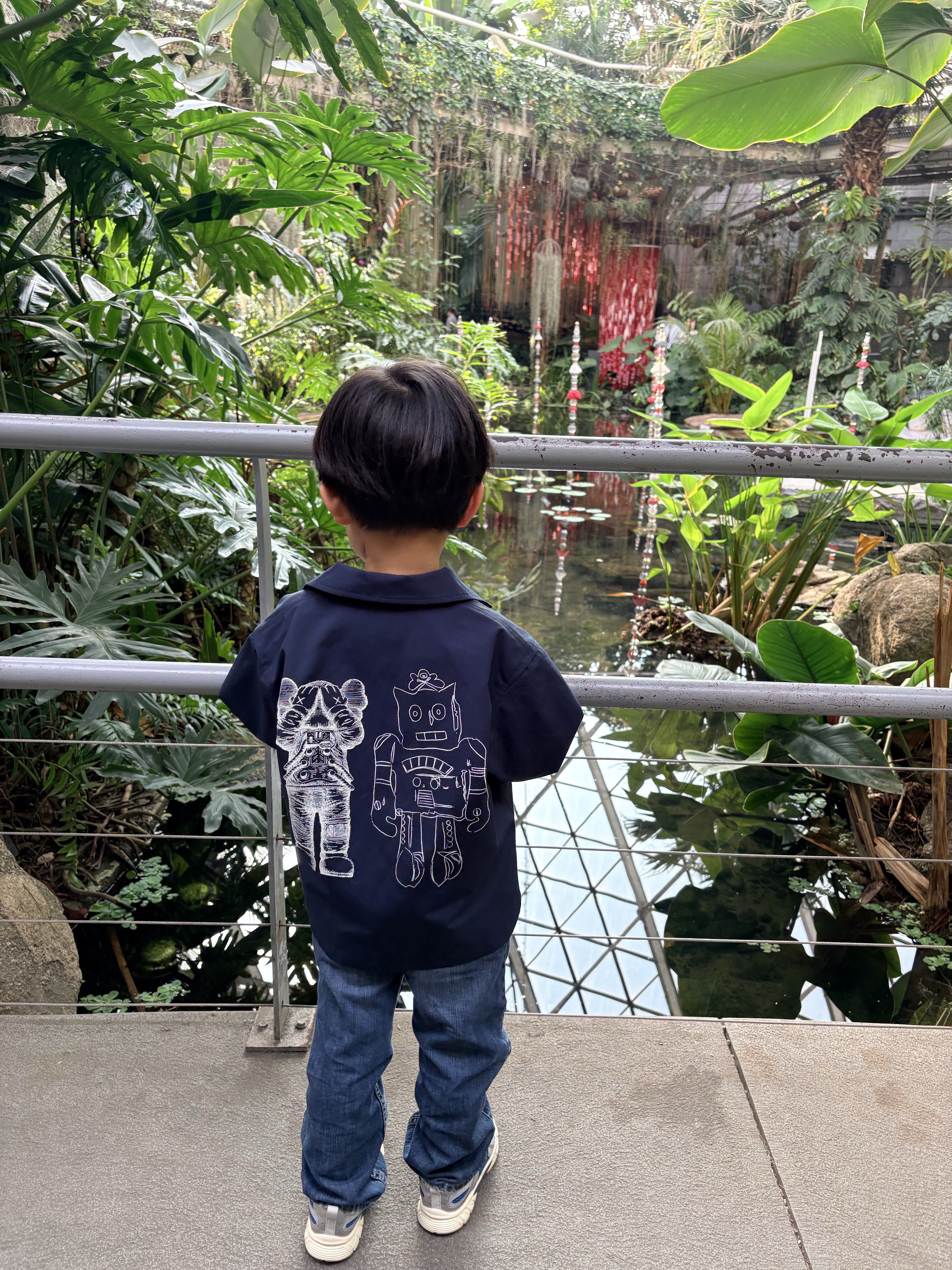 (Kids) Uniqlo UT x Kaws x Warhol Coach Jacket Navy 착용 스타일 - 10