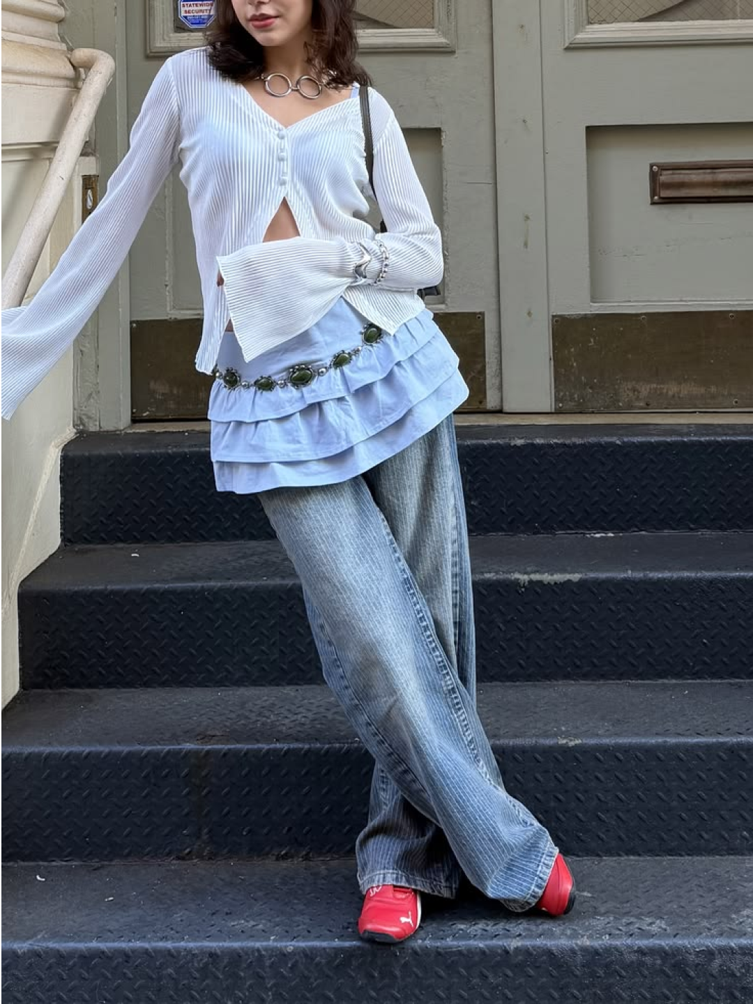 BLR Asymmetrical Frill Strap Layered Skirt White, Vacant Archive Lilly Lace Layered Mini Skirt Ivory 착용 스타일 - 3
