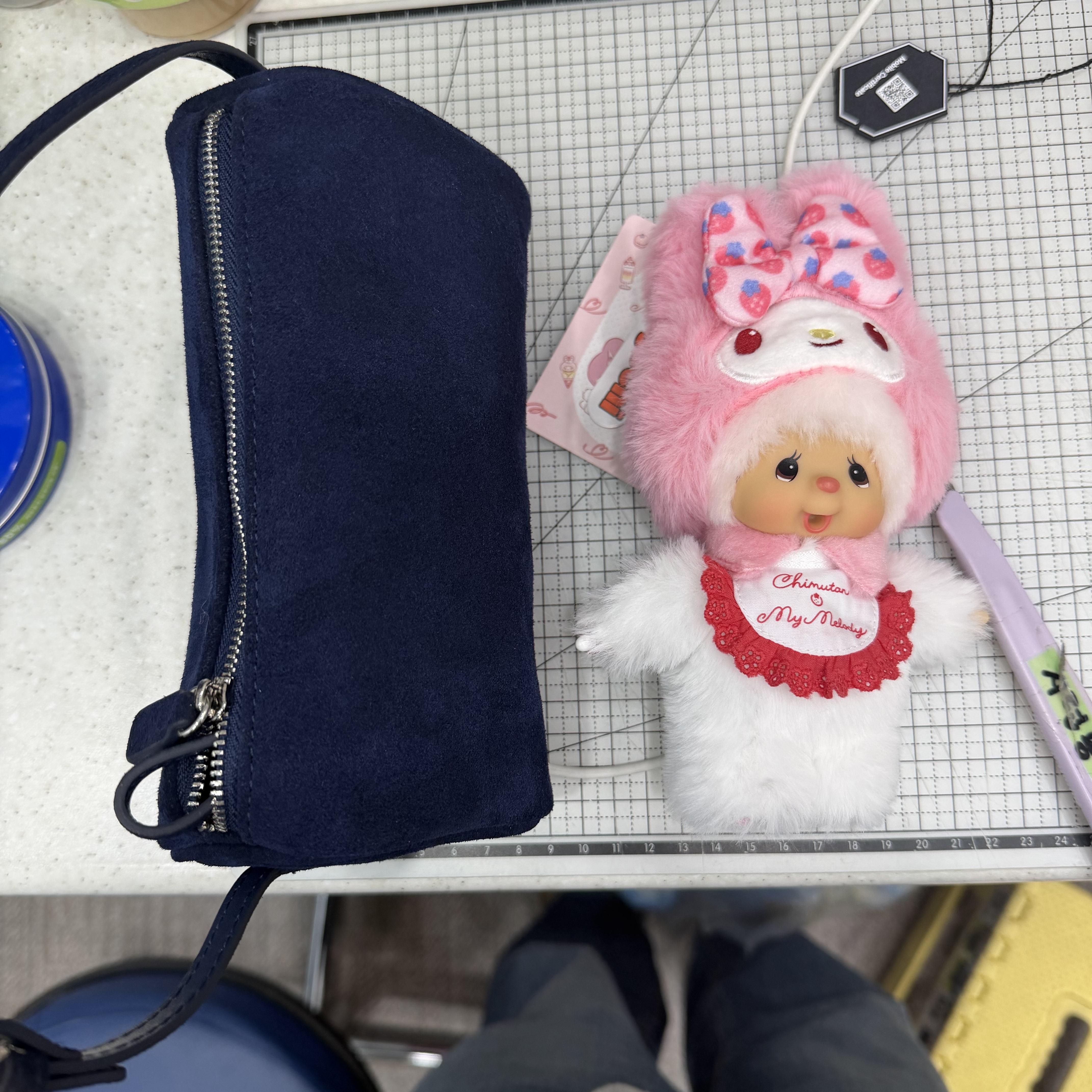 Monchhichi x Sanrio Characters My Melody Chimutan Keychain 착용 스타일 - 2