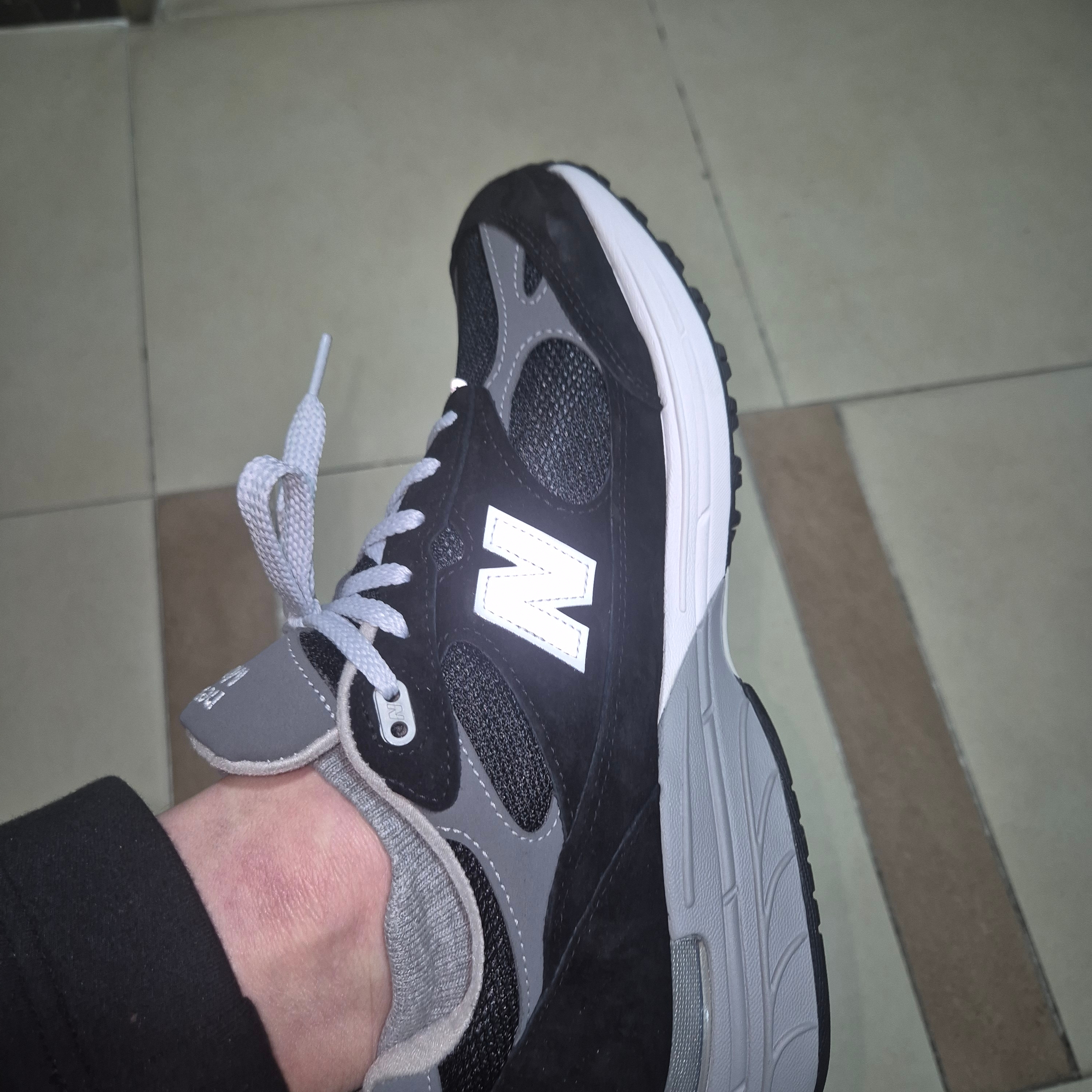 New Balance 993 Made in USA Black - D Standard 착용 스타일
