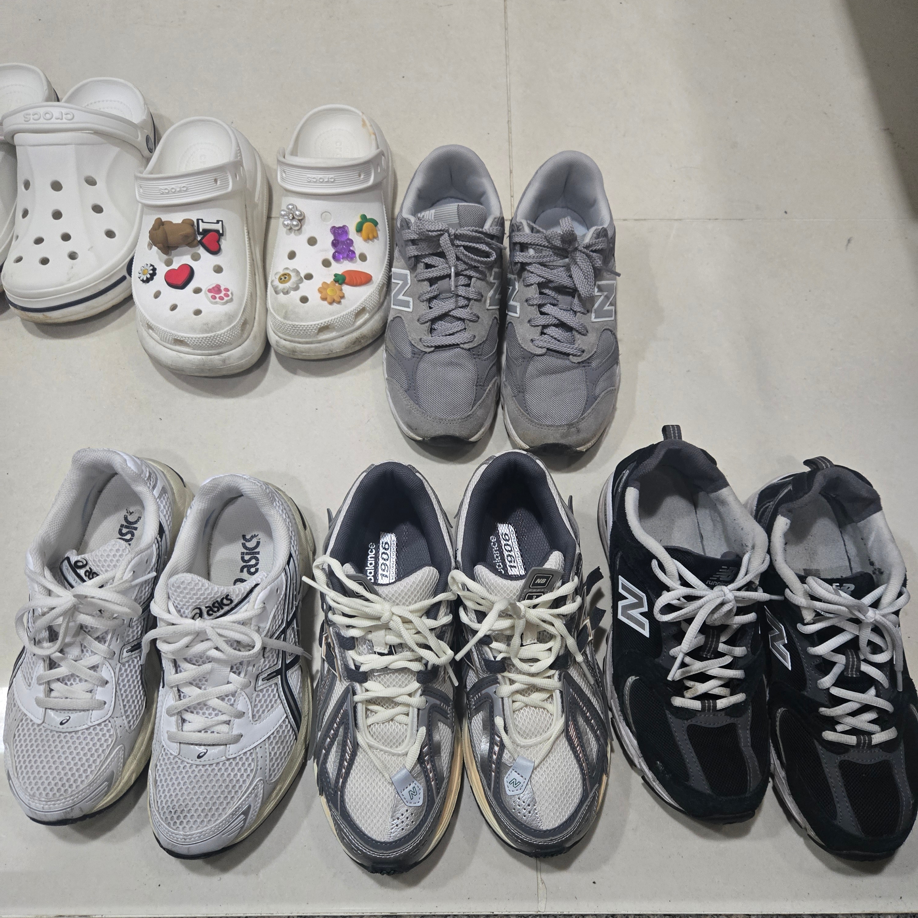 New Balance 1906A Silver Metallic Castlerock 착용 스타일