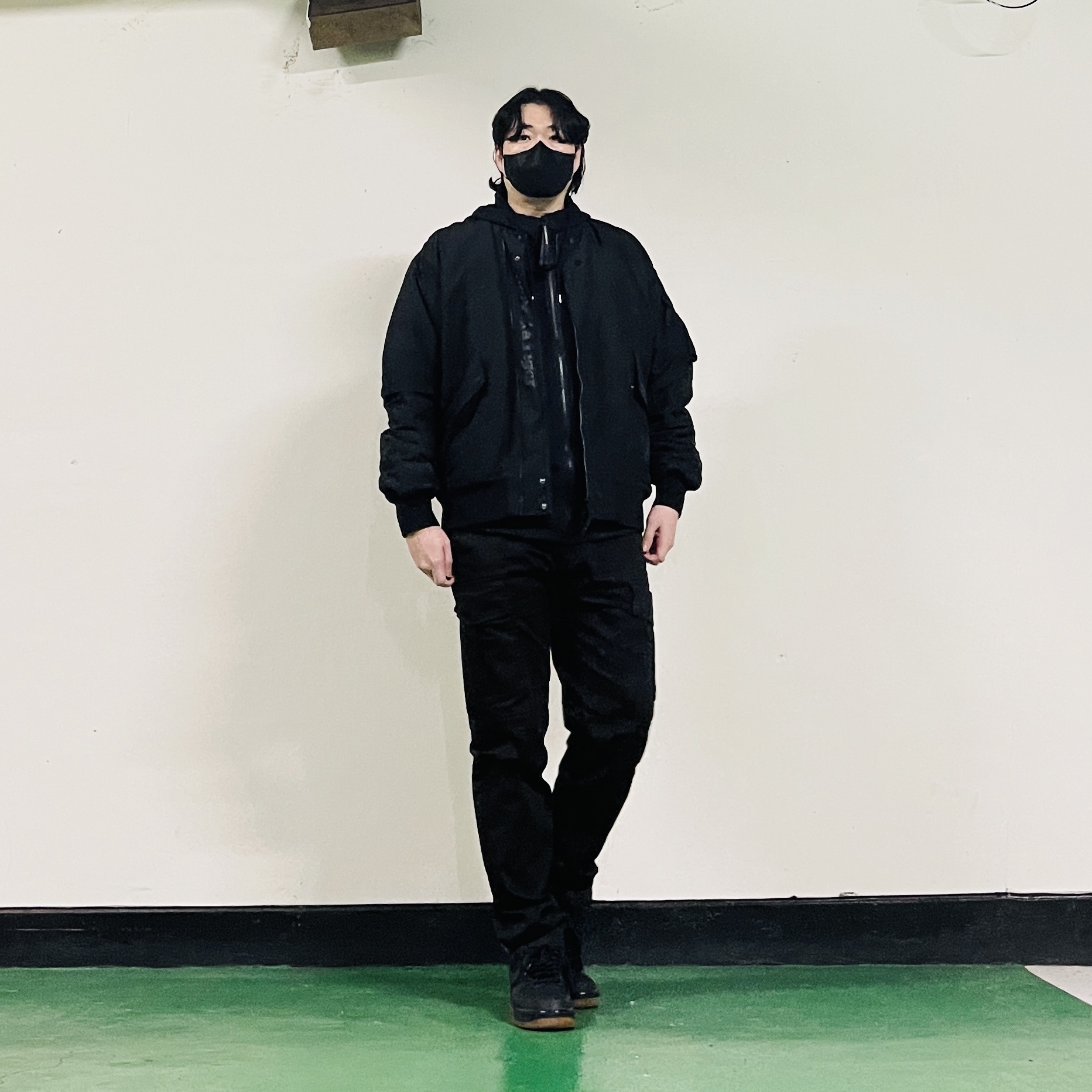 C.P. Company Open Diagonal Raised Fleece Hooded Sweatshirt Black- 23FW, C.P. Company Stretch Sateen Cargo Pants Black - 23SS 착용 스타일 - 1