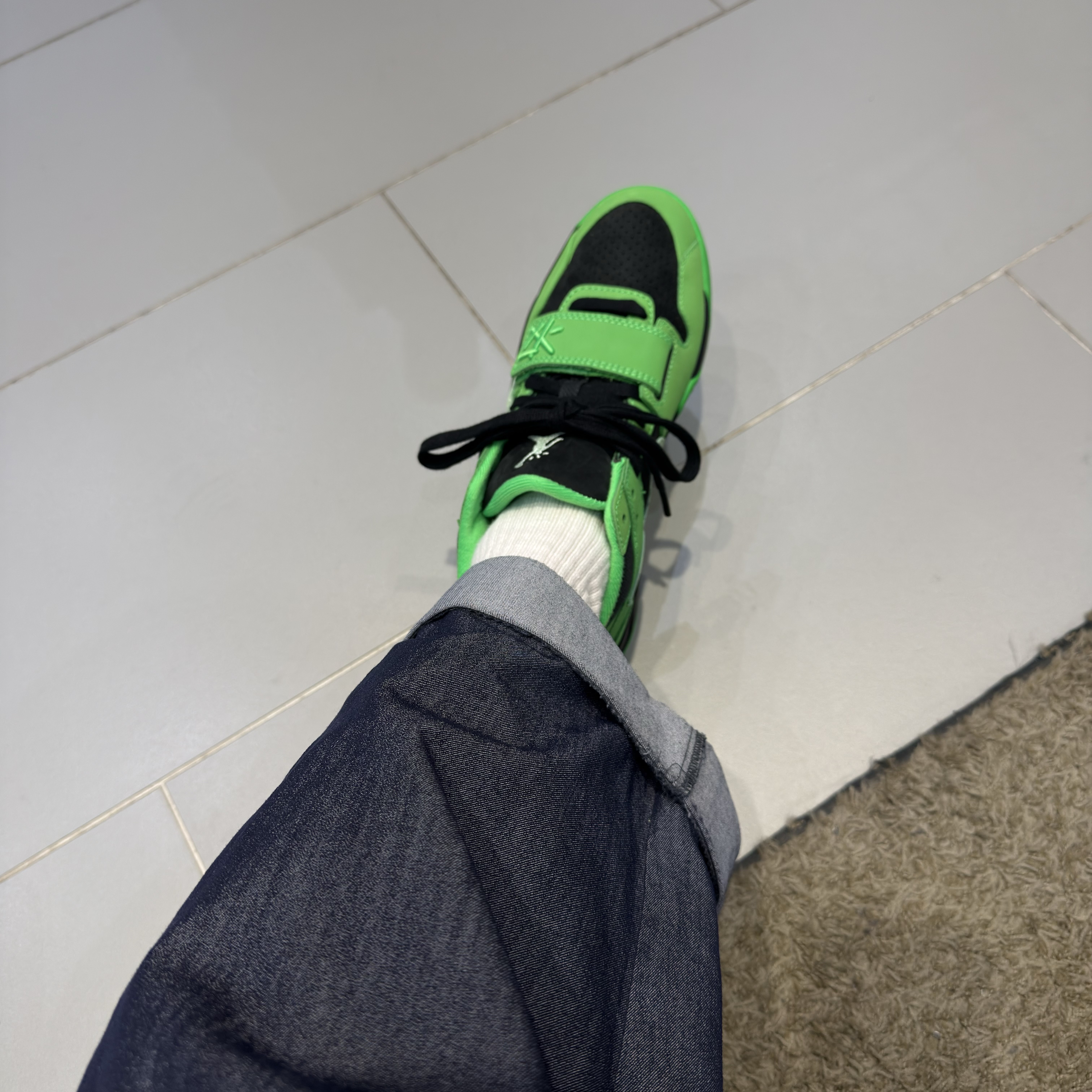 Jordan x Travis Scott Jumpman Jack TR Green Spark Vapor Green 착용 스타일 - 1