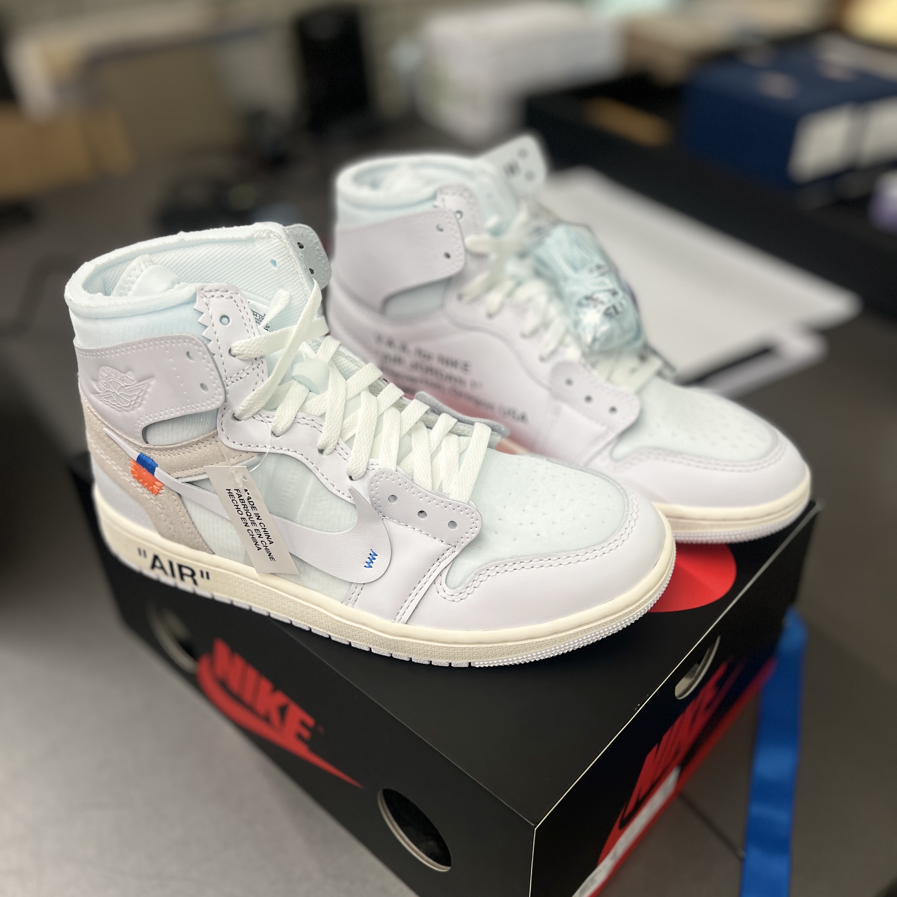 Jordan 1 x Virgil Abloh Archive Retro High Alaska White 착용 스타일 - 1