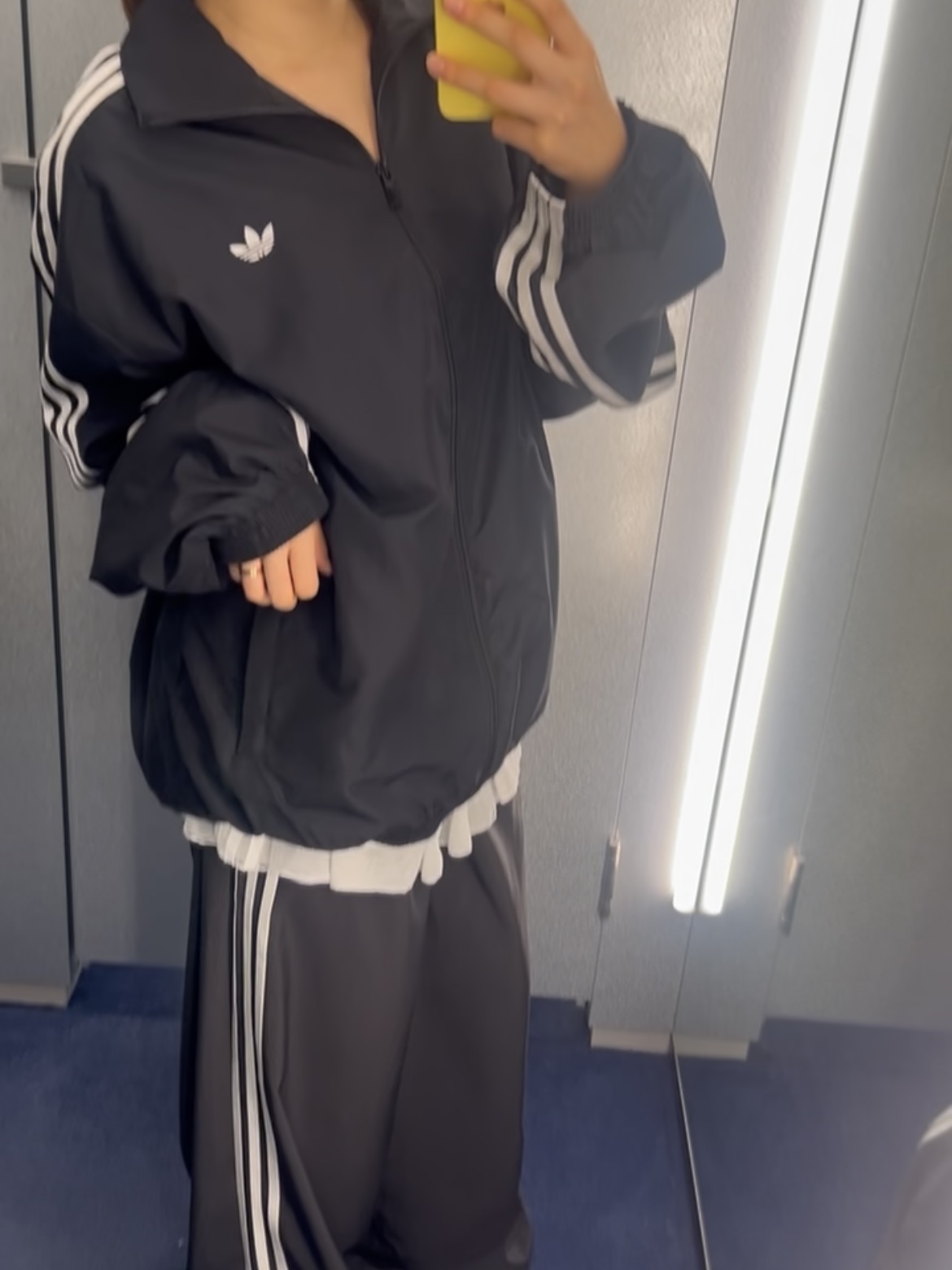 (W) Adidas Originals Lace Adilenium FB TP Pants Black - KR Sizing, (W) Adidas Originals Satin Polka Dot Track Top Black - KR Sizing 착용 스타일 - 2