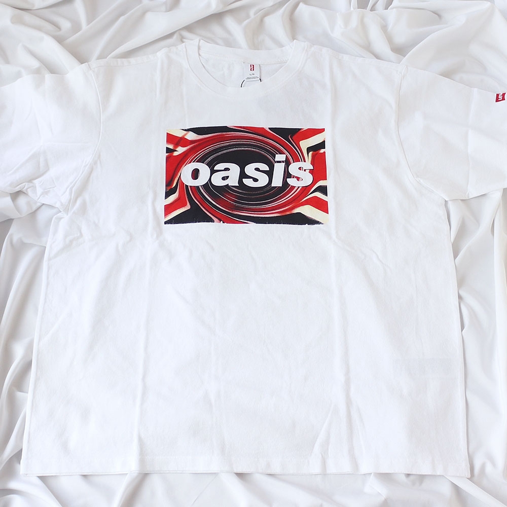 Levi's x Oasis Union Jack T-Shirt White 착용 스타일 - 2