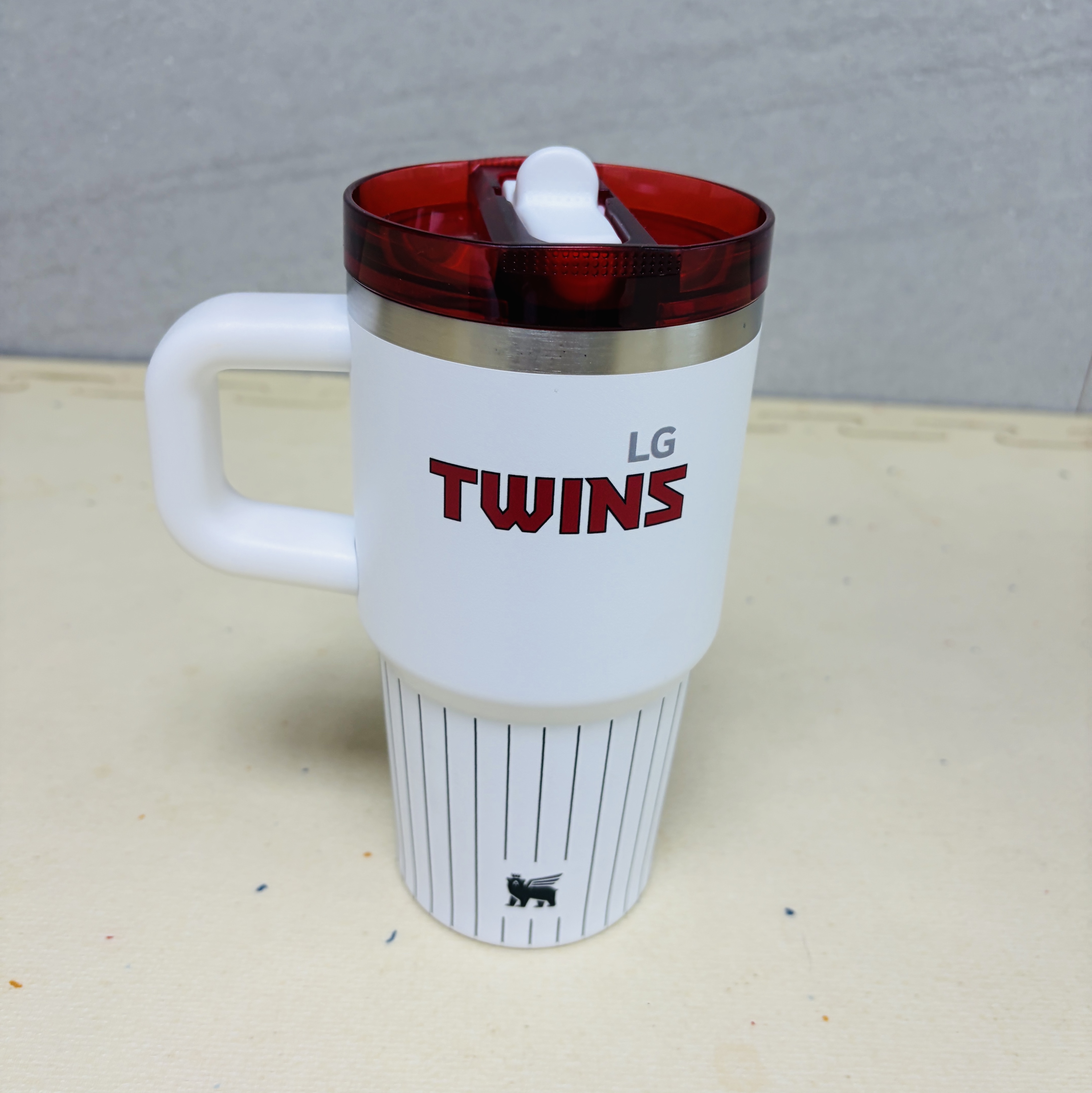 Stanley x LG Twins 1913 Quencher ProTour Flip Straw Tumbler 591ml LG Stripe 착용 스타일 - 1