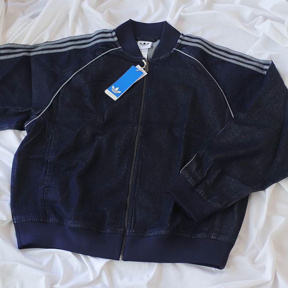 Adidas SST Adicolor Loose SST Denim Stone Jacket Indigo Denim - US Sizing, Adidas SST Adicolor Loose SST Denim Stone Jacket Indigo Denim - KR Sizing 착용 스타일 - 1