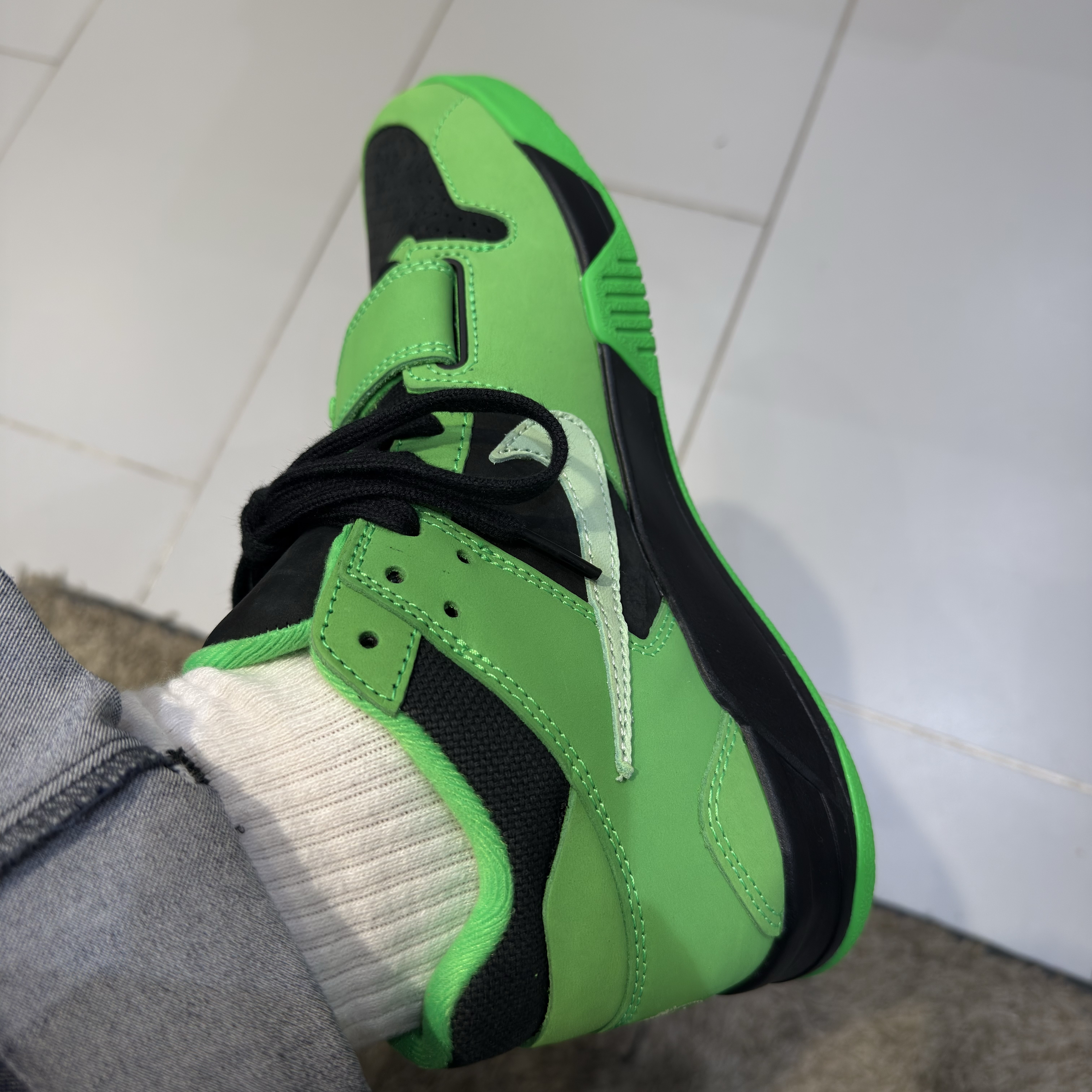 Jordan x Travis Scott Jumpman Jack TR Green Spark Vapor Green 착용 스타일 - 5