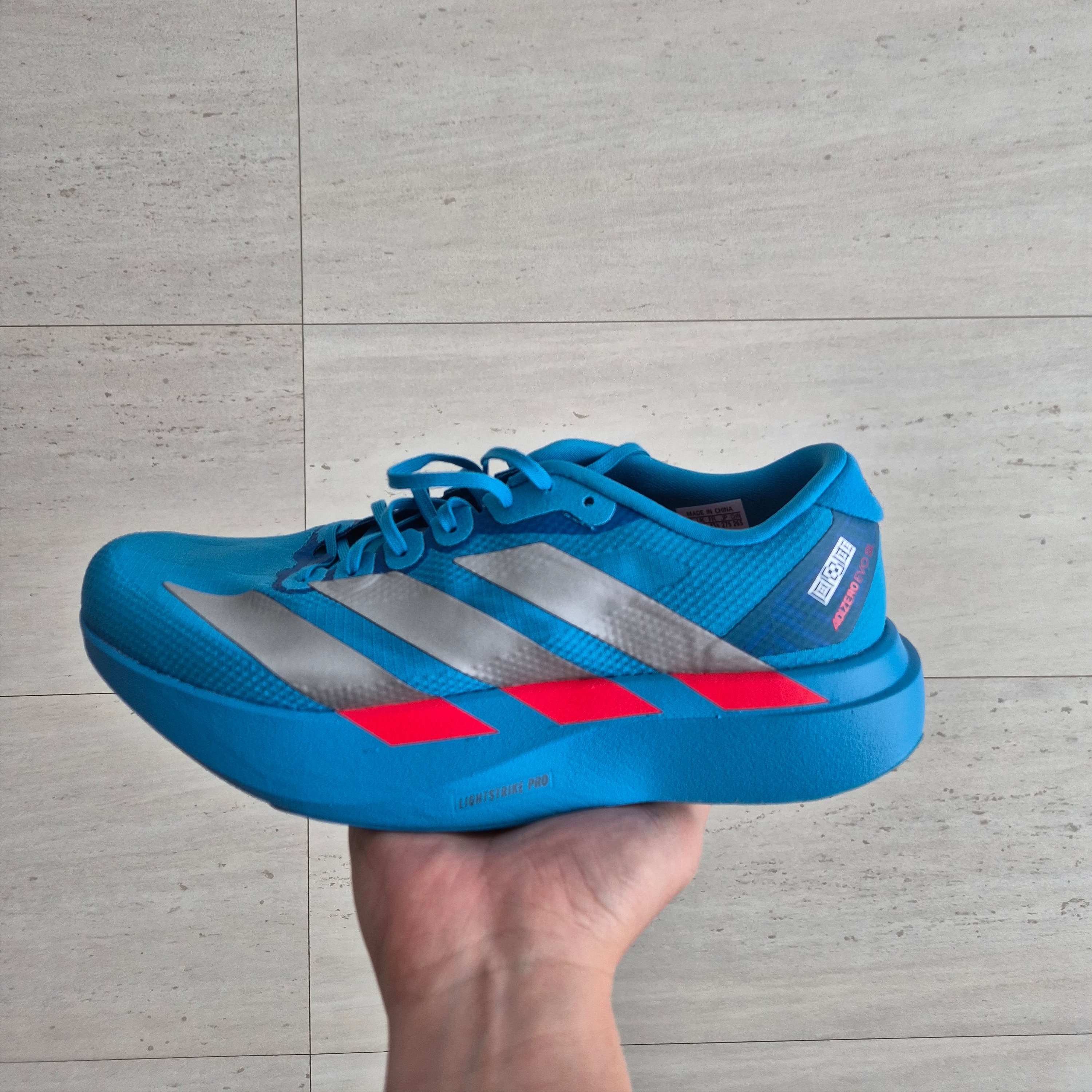 Adidas Adizero EVO SL Woven Solar Blue Silver Metallic 착용 스타일