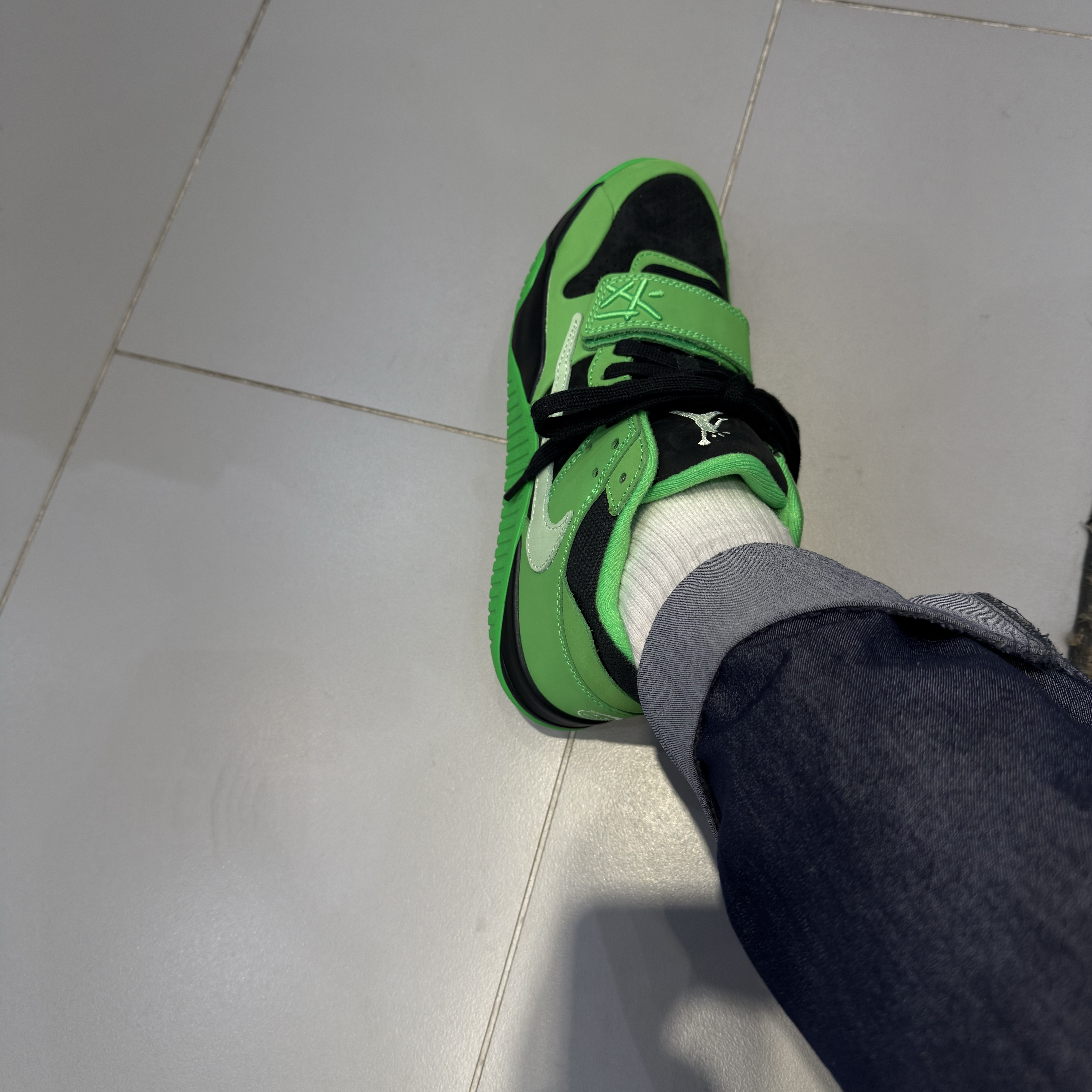 Jordan x Travis Scott Jumpman Jack TR Green Spark Vapor Green 착용 스타일 - 4