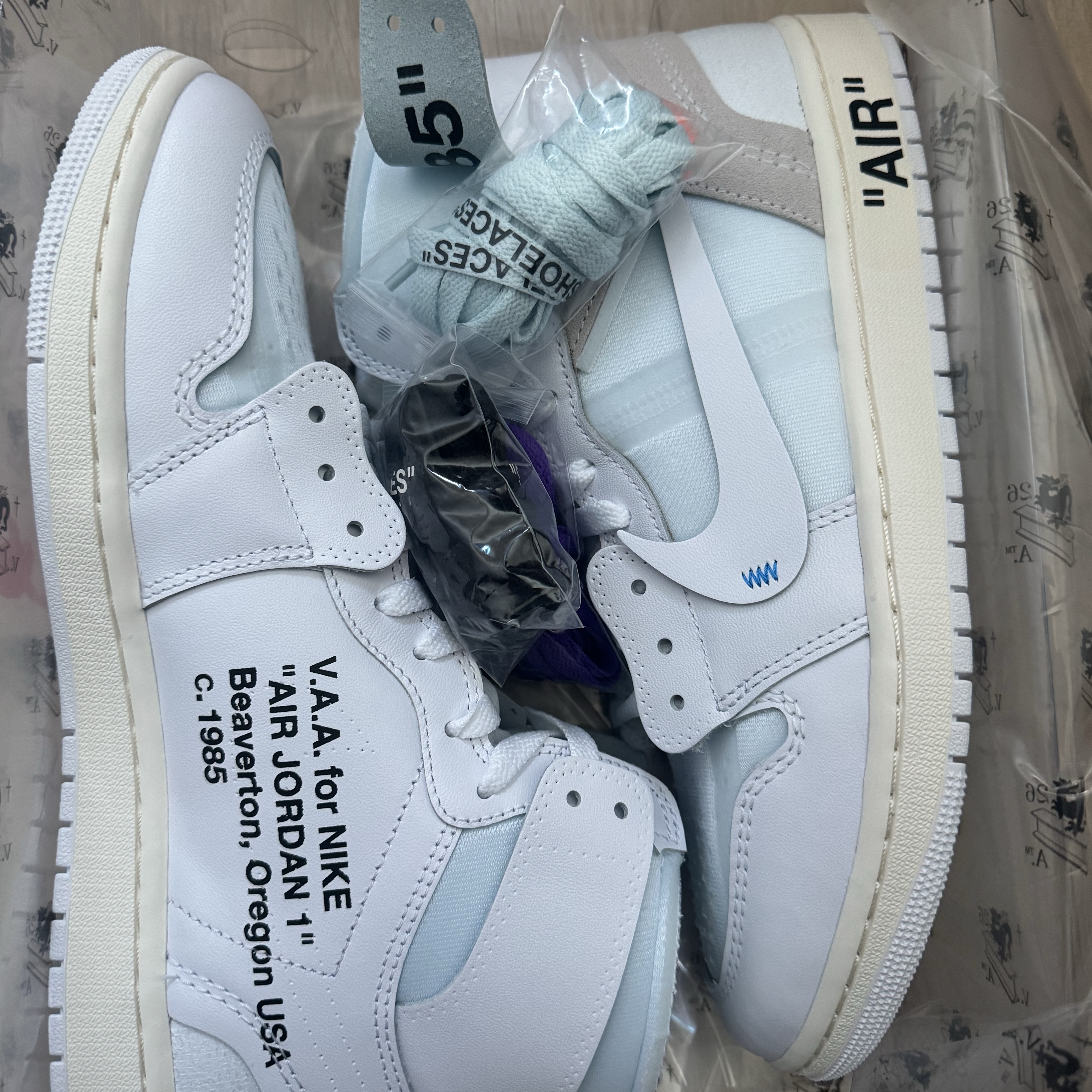 Jordan 1 x Virgil Abloh Archive Retro High Alaska White 착용 스타일