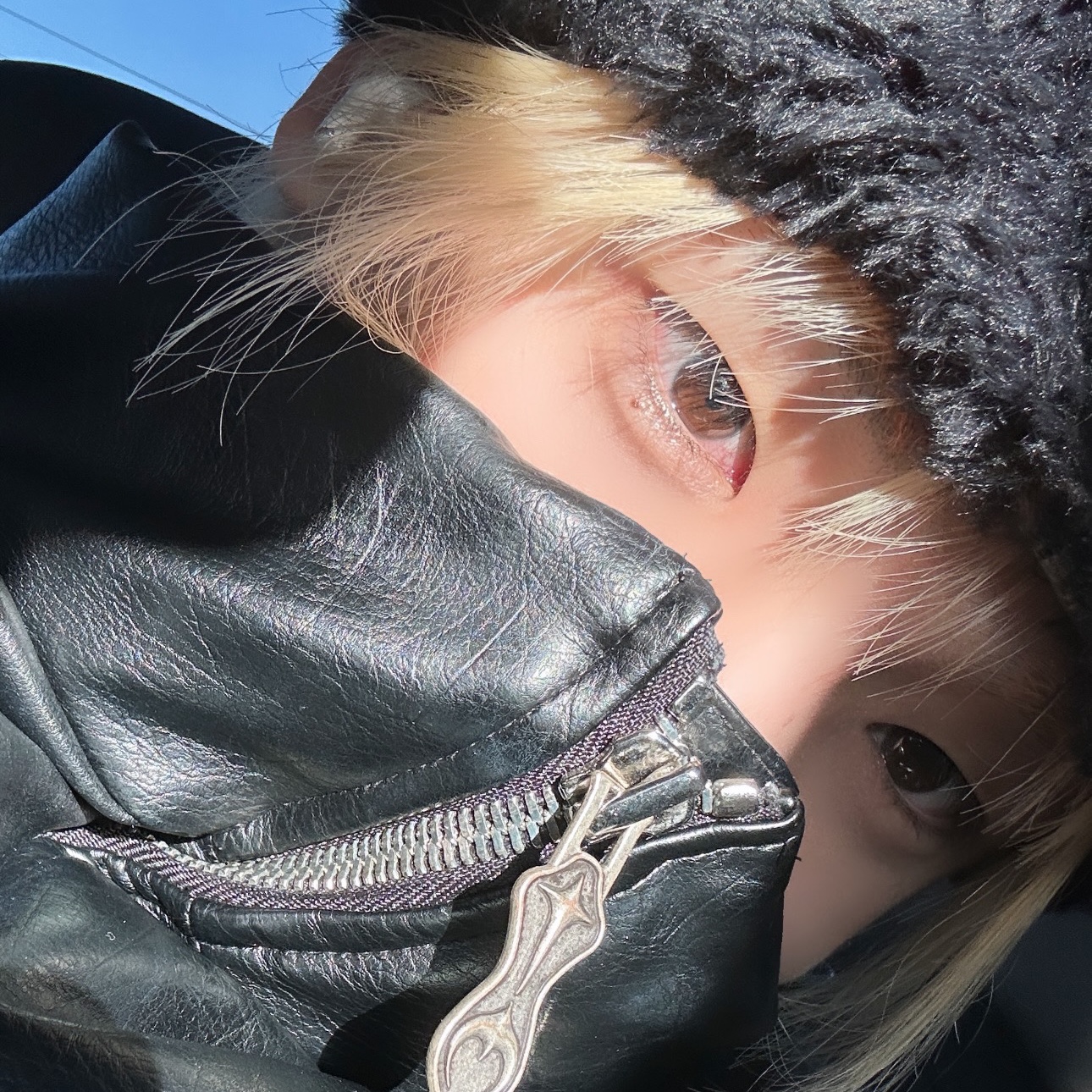 Surgery Leather Patch Fur Beanie Black, Thug Club Leather Puffer Jacket Black (Polyester) 착용 스타일 - 1