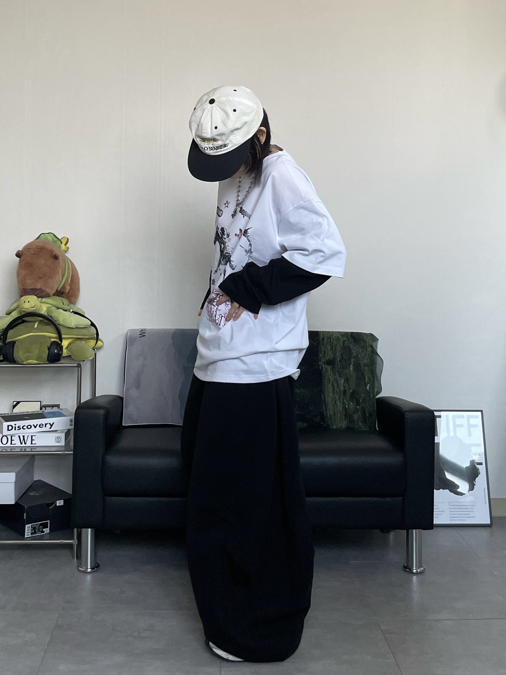 Hello Sunrise  Two Tone Washed OG Logo 6panel Cap Off White & Black 착용 스타일 - 3