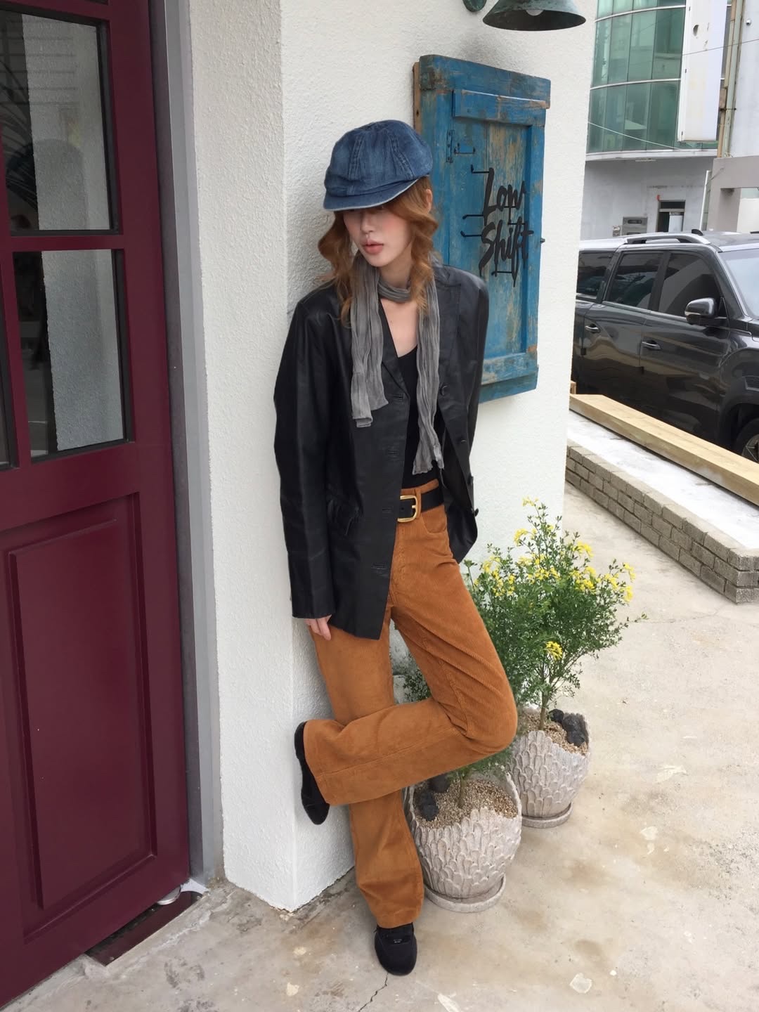Sunday Ceremony Raw Natural Scarf - Charcoal Dyed 착용 스타일 - 3