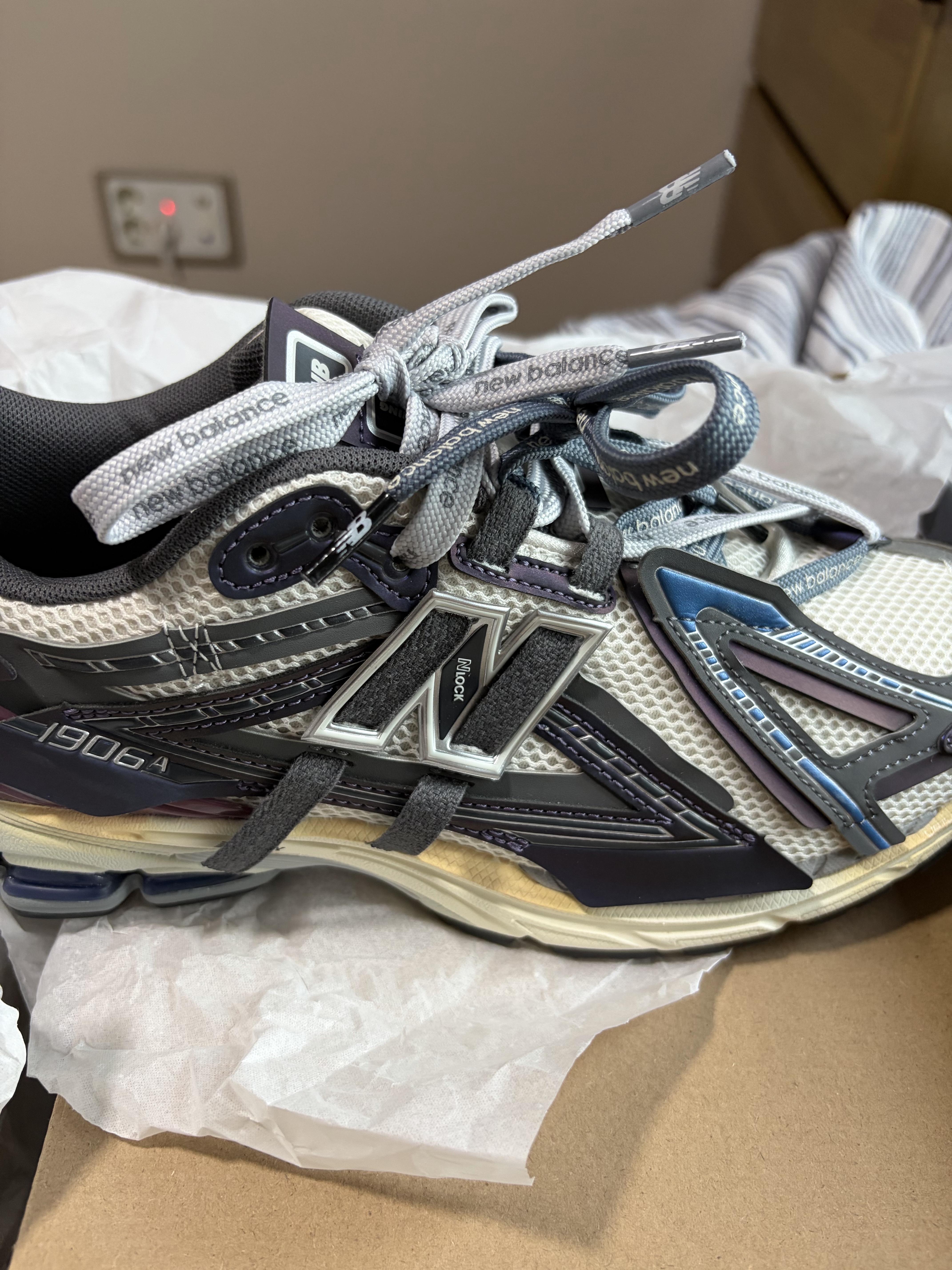 New Balance 1906A Inkwell Sea Salt, Nike x Drake Nocta Club Cap White 착용 스타일
