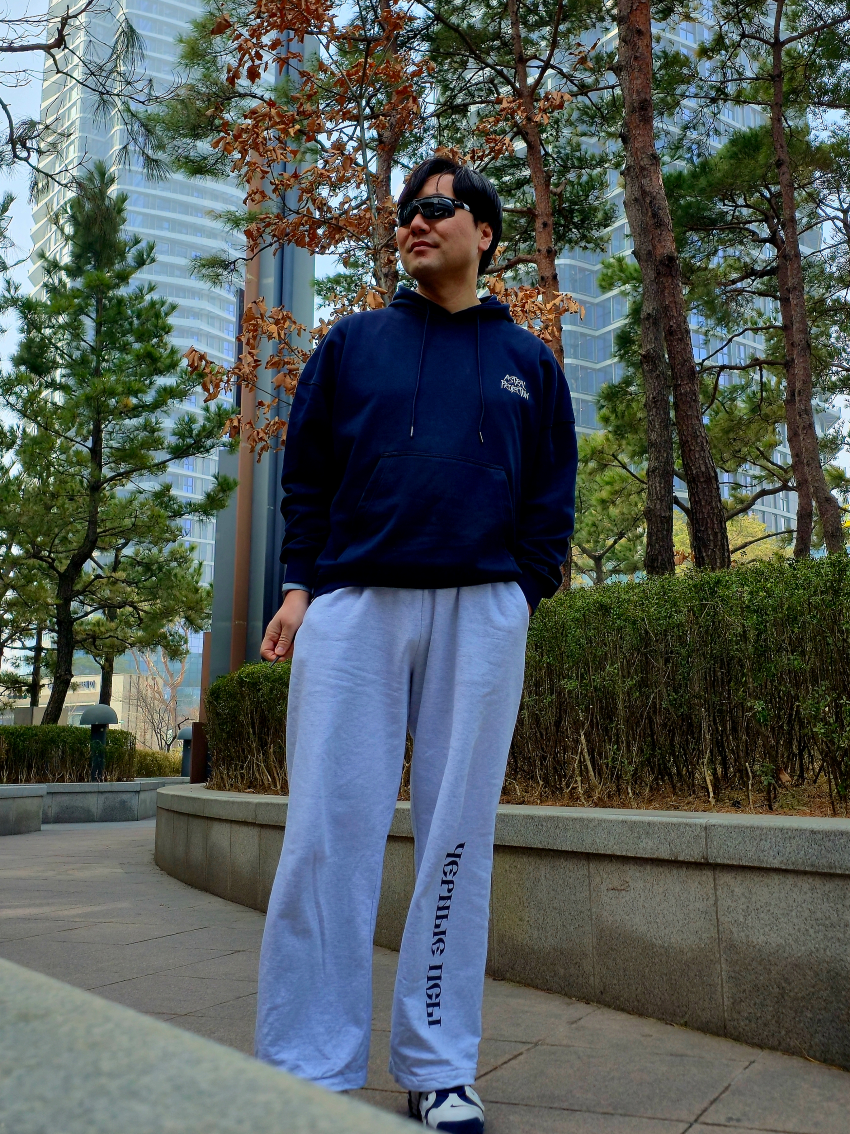 Yeezy x Gosha Rubchinskiy YZY Black Dogs Jogger Heather Grey, Nike Air More Uptempo Olympic 2016 착용 스타일