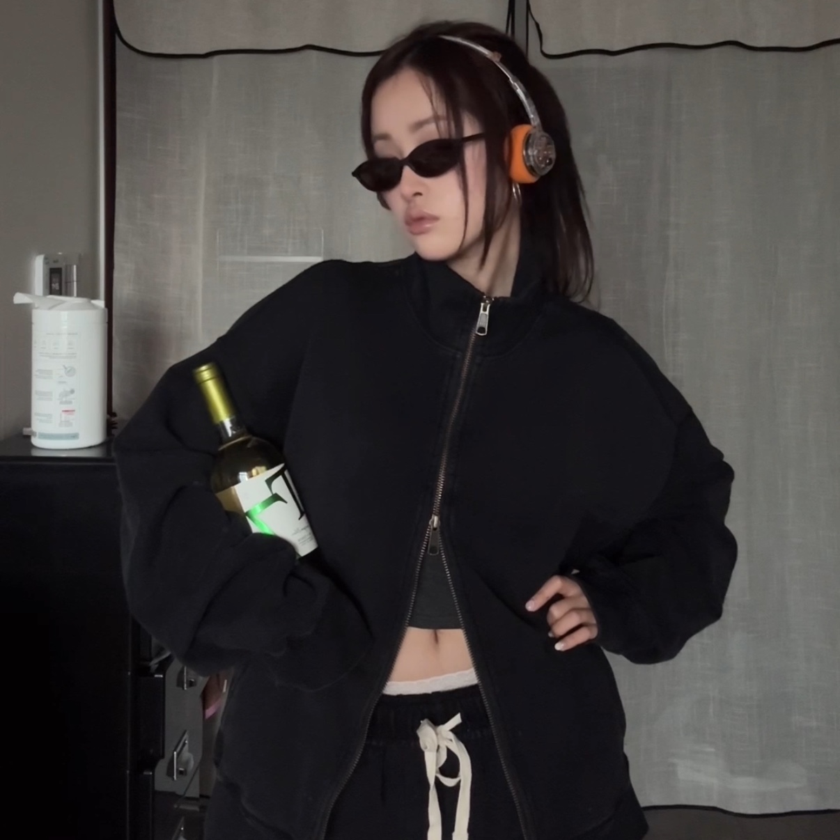 [KREAM 단독] Partimento Reworks Half Zip-up Sweatshirts VTG Black 착용 스타일 - 1