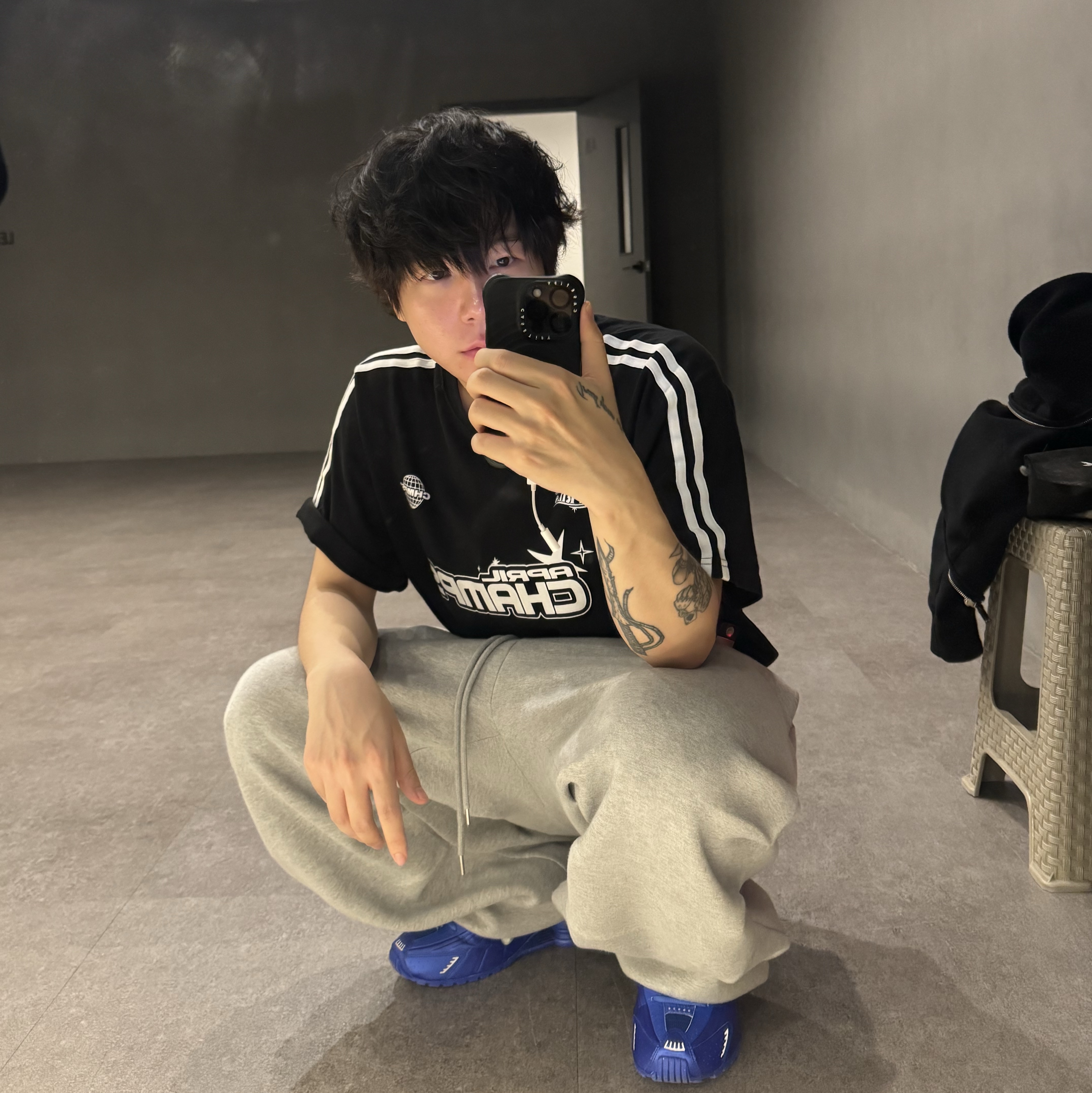 (W) Nike Shox R4 Racer Blue and Metallic Silver, Diesel Dx1433 Stainless Steel Choker Necklace Silver 착용 스타일 - 1