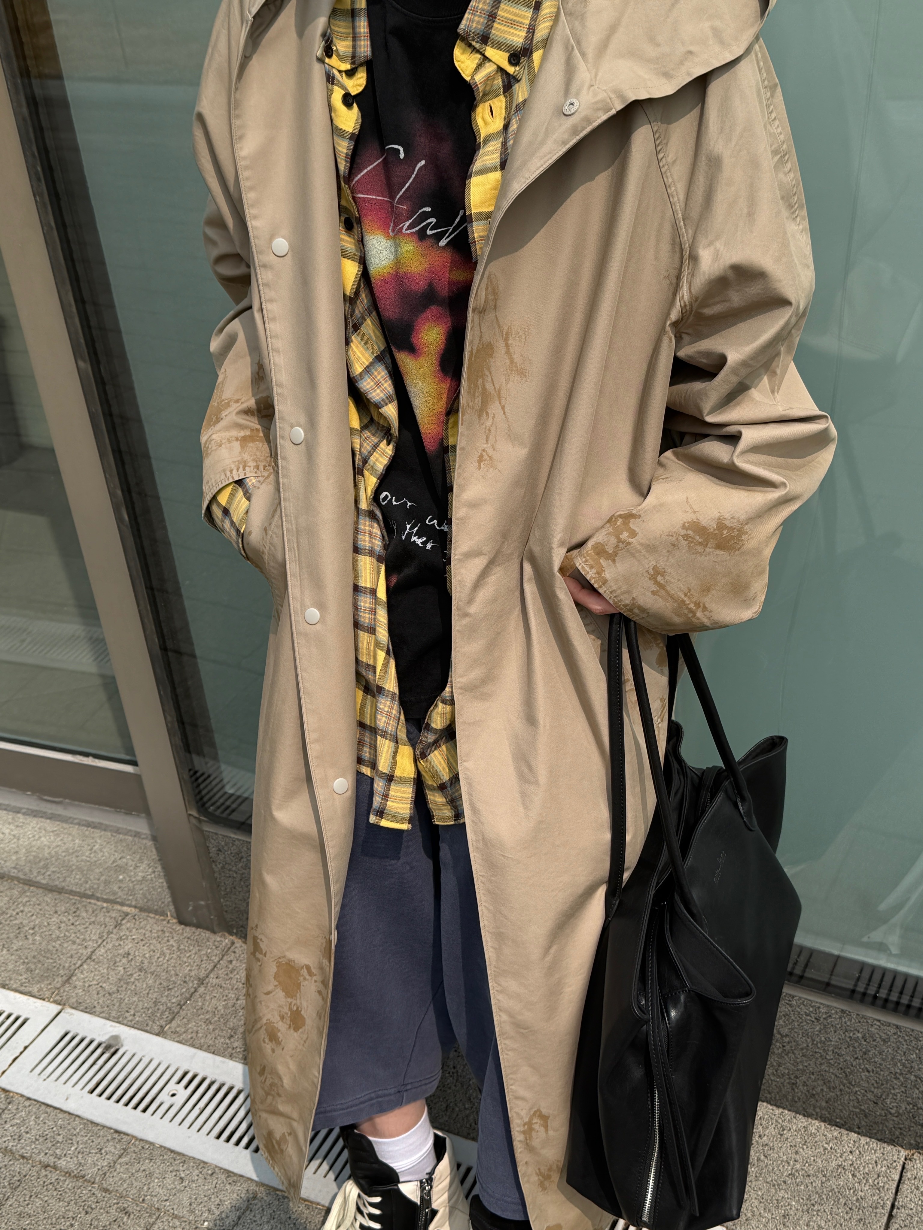 Nonnod Nomad Hooded Parka Washed Beige, Oakley Plantaris Matte Black Frame Prizm Grey Lenses Regular Universal Fit 착용 스타일 - 4