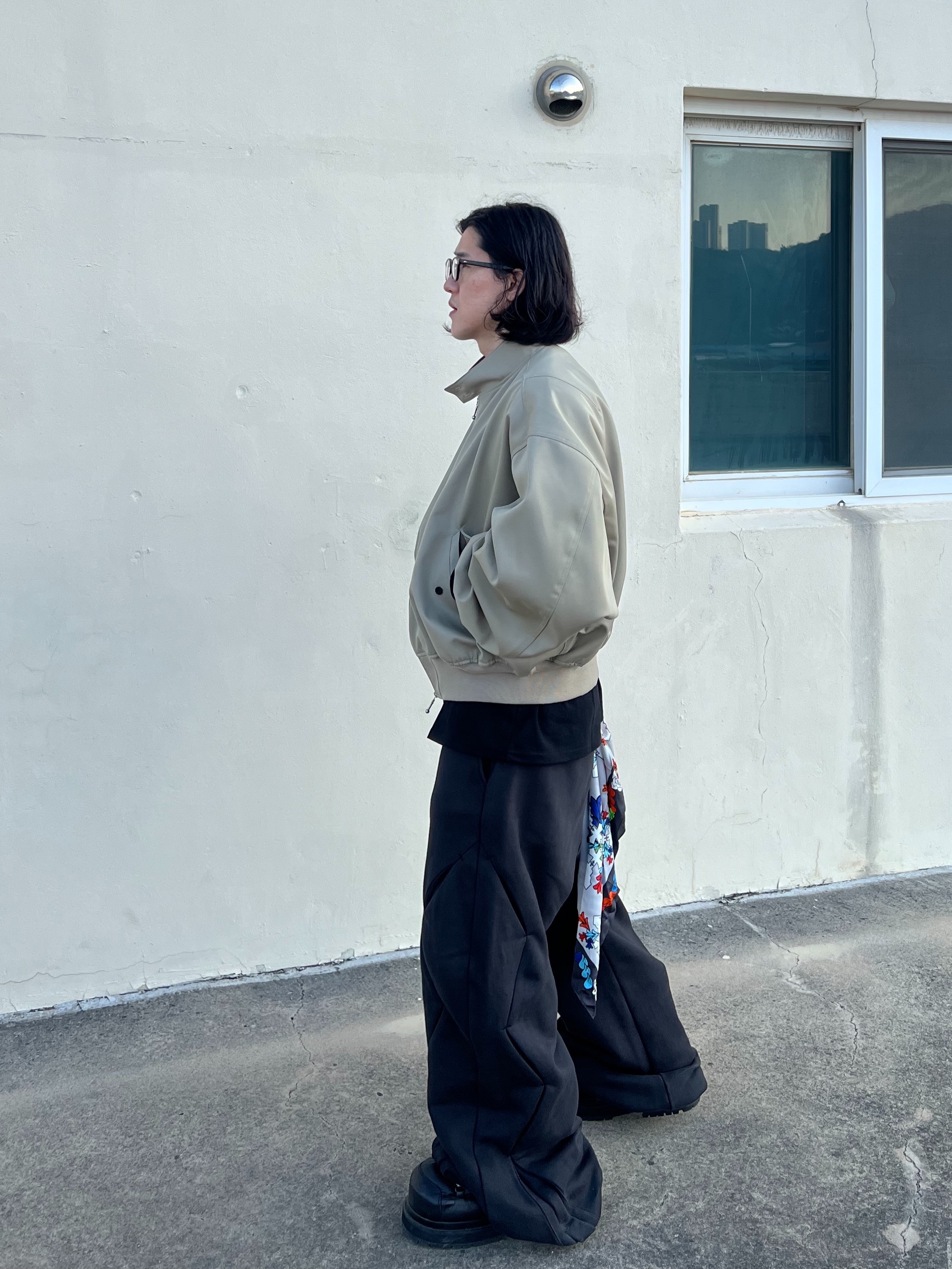 Awende Requiem Silk Scarf Multi, Gless Harrington Jacket 014 Beige 착용 스타일 - 3