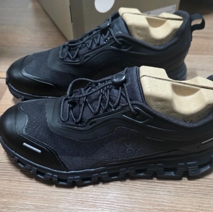 On Running Cloud 6 Geo Waterproof Black 착용 스타일