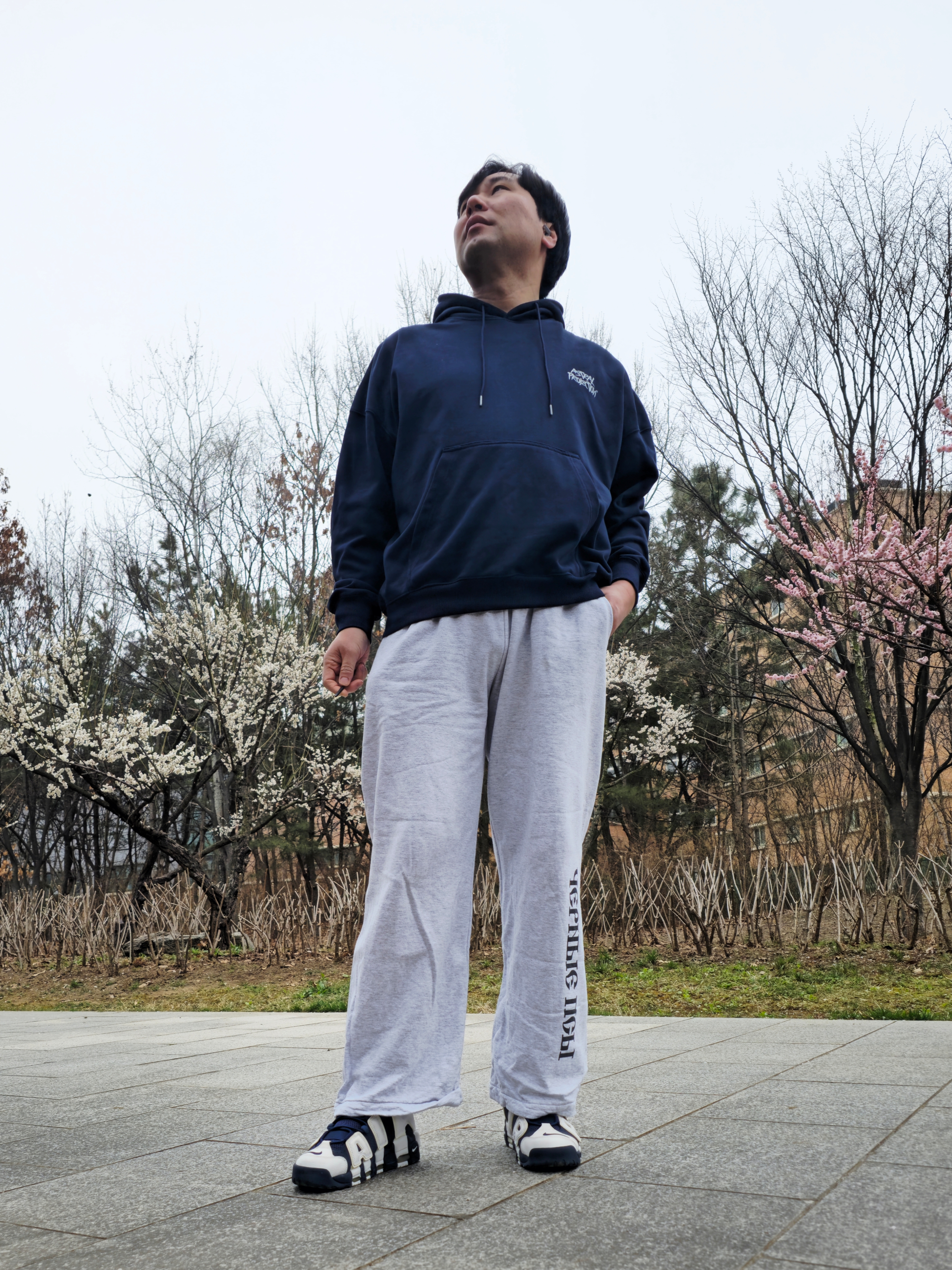 Yeezy x Gosha Rubchinskiy YZY Black Dogs Jogger Heather Grey, Nike Air More Uptempo Olympic 2016 착용 스타일