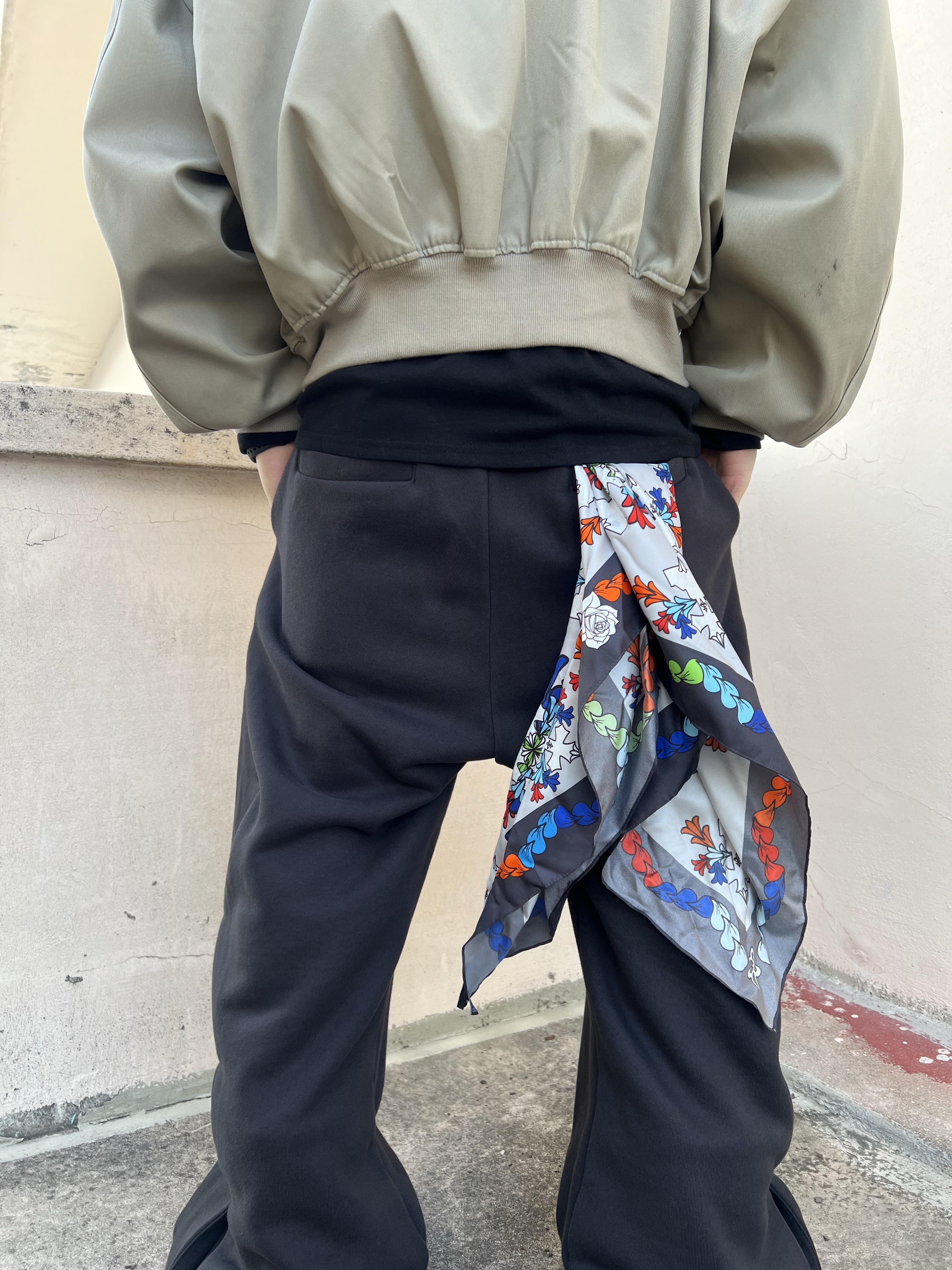 Awende Requiem Silk Scarf Multi, Gless Harrington Jacket 014 Beige 착용 스타일 - 6