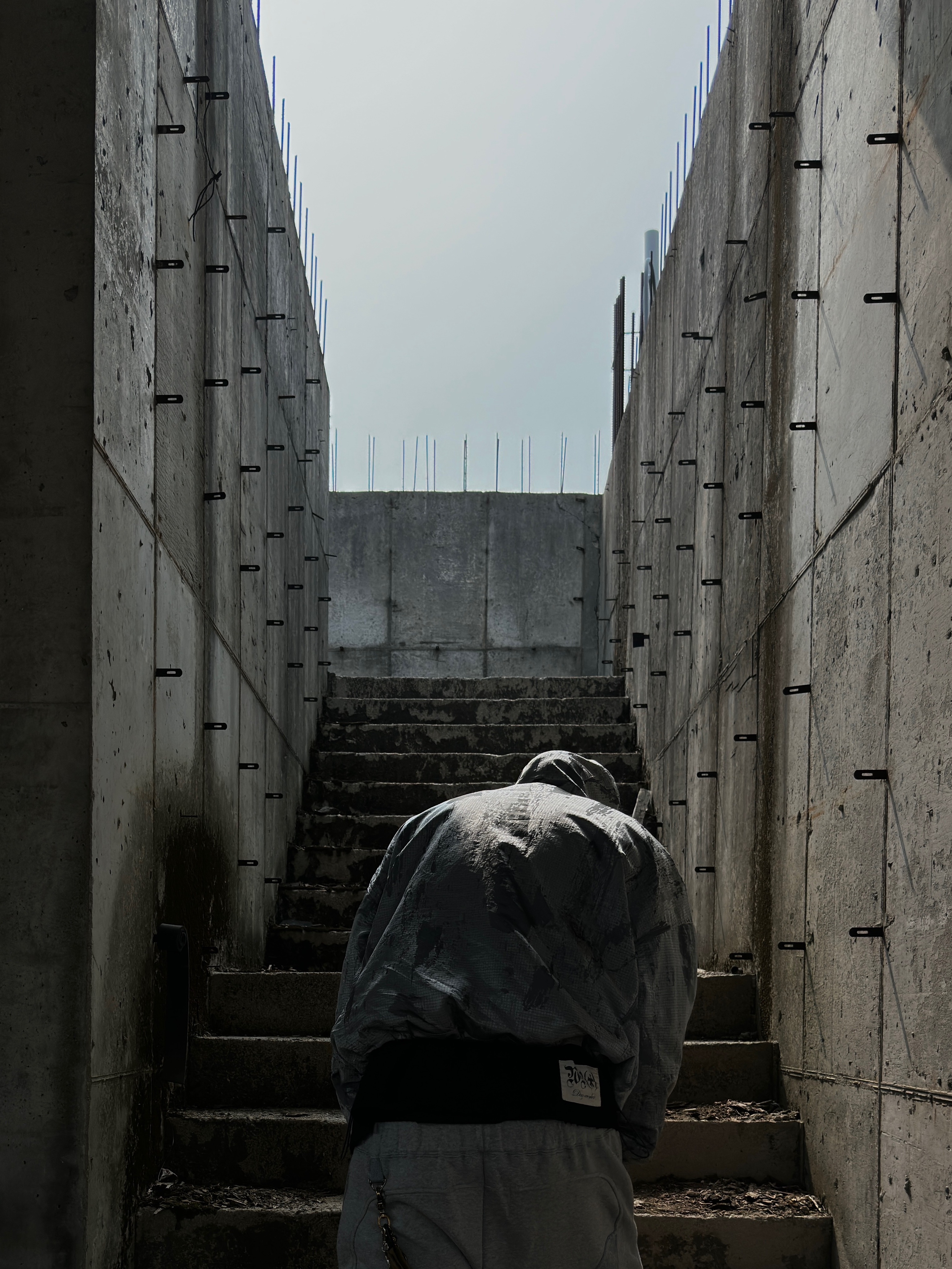 Wapworks Biker Sweat Pants Grey, Wapworks Dayworker T-Shirt Black 착용 스타일 - 1