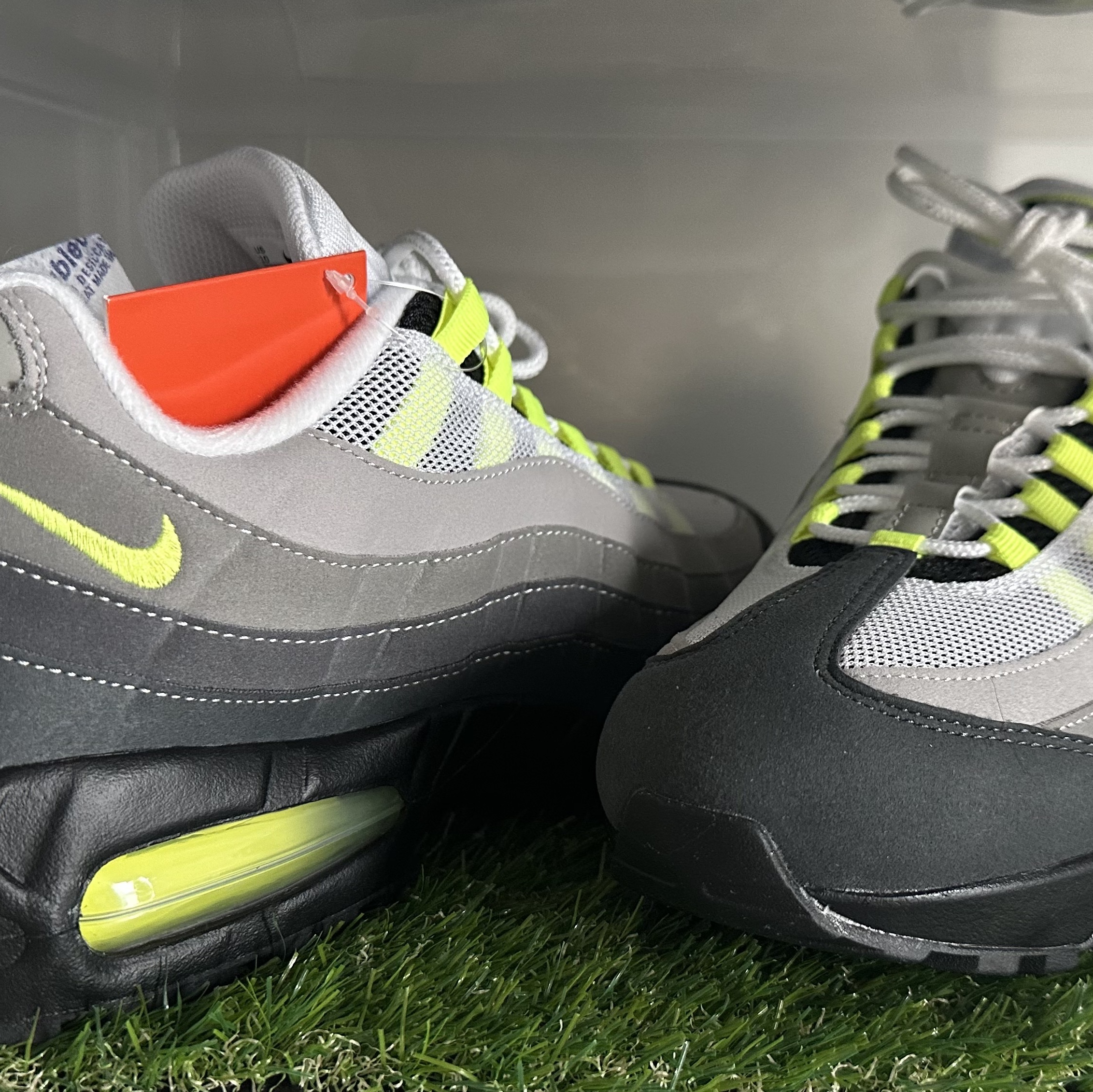 Nike Air Max 95 OG Neon 착용 스타일