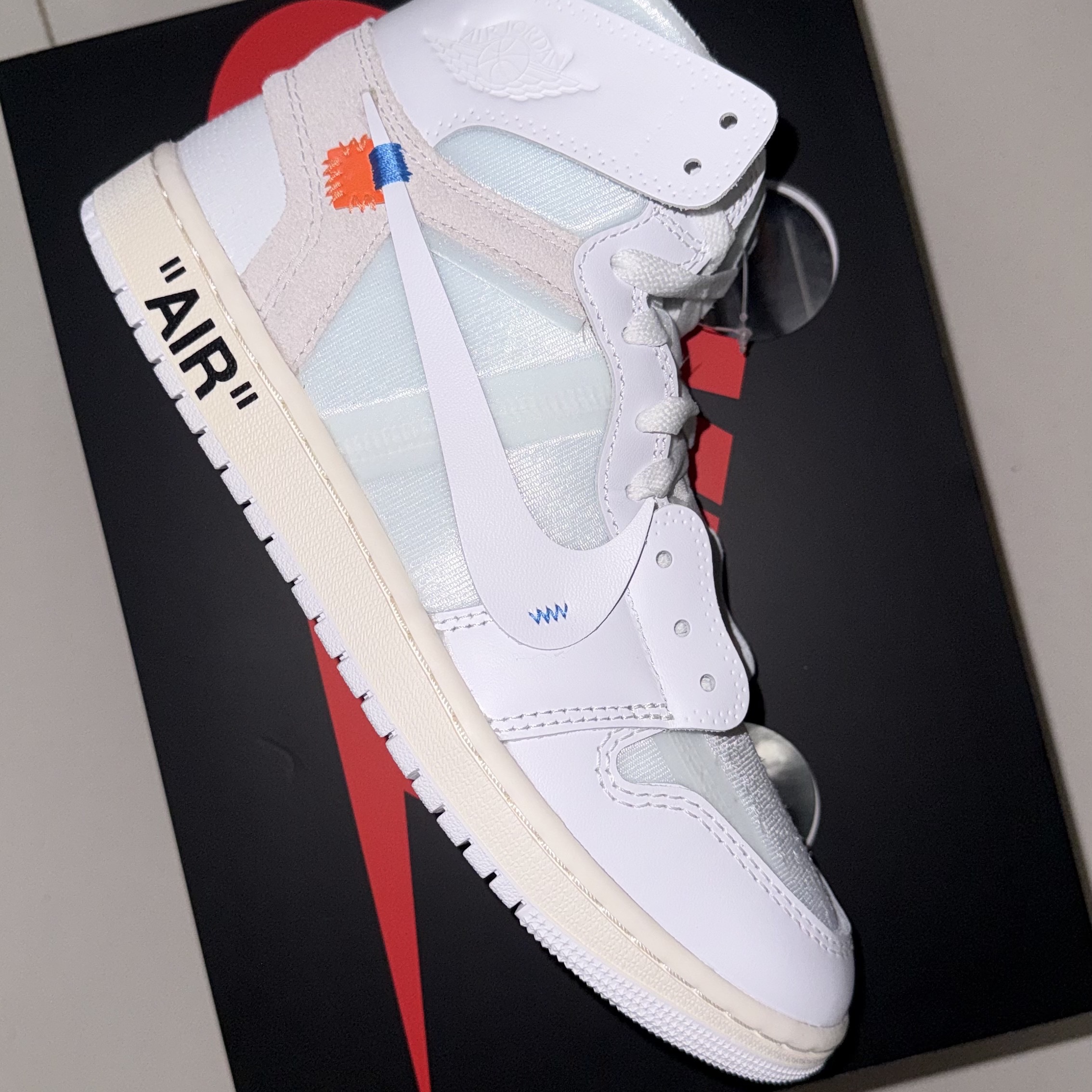 Jordan 1 x Virgil Abloh Archive Retro High Alaska White 착용 스타일 - 2