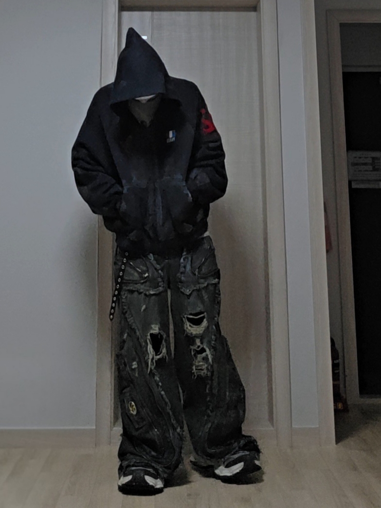Balenciaga Cut-Up Baggy Pants Black, Balenciaga Paris Vintage Logo 22 Zip-Up Hoodie Dark Navy 착용 스타일 - 5