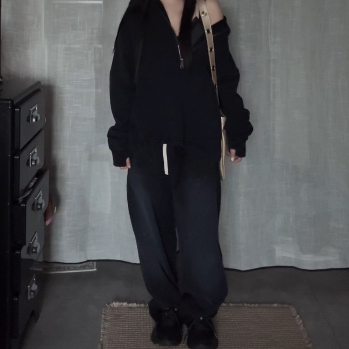 [KREAM 단독] Partimento Reworks Half Zip-up Sweatshirts VTG Black 착용 스타일 - 2