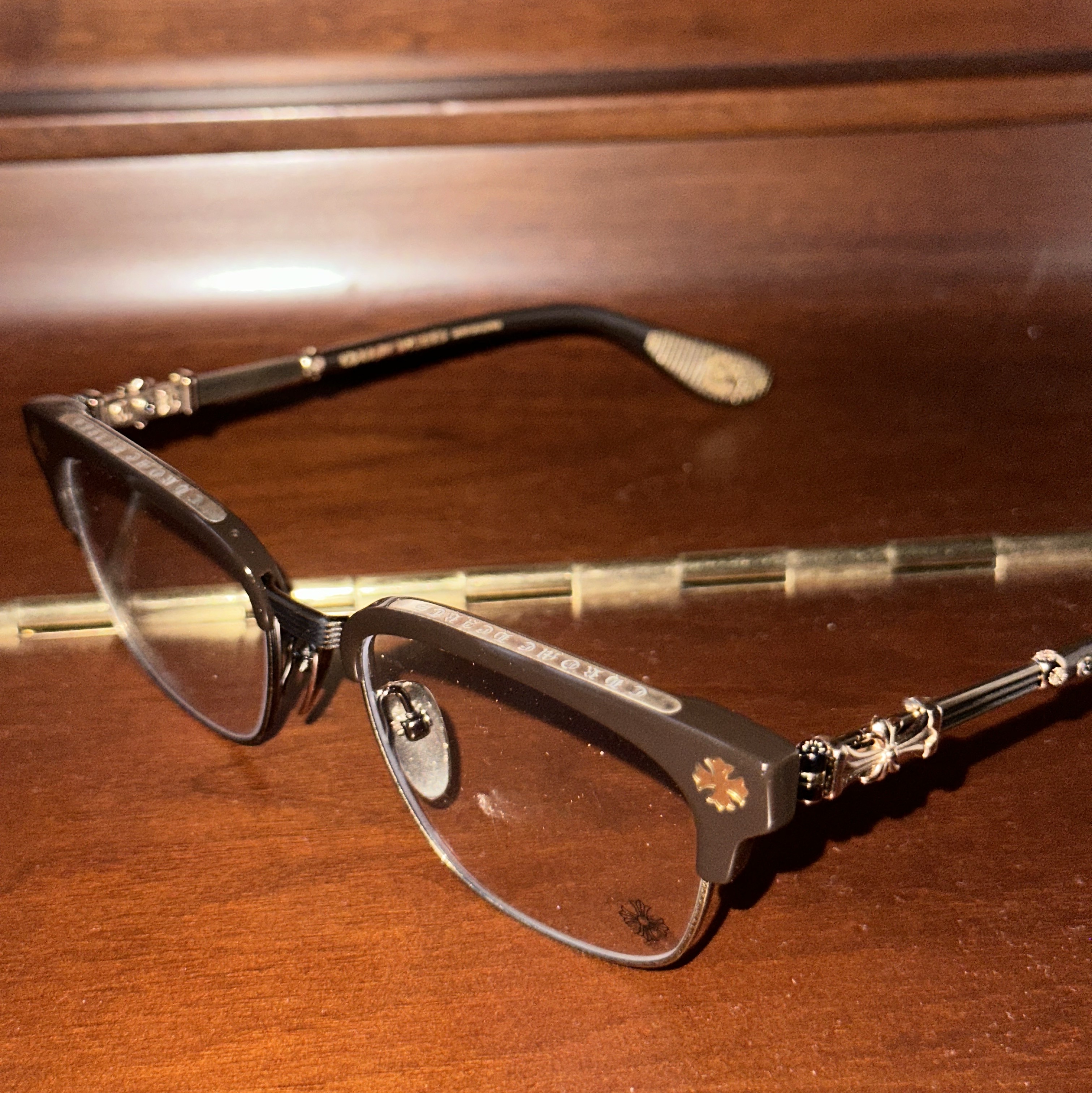 Chrome Hearts Bonennoisseur II Black Gold Plated 착용 스타일