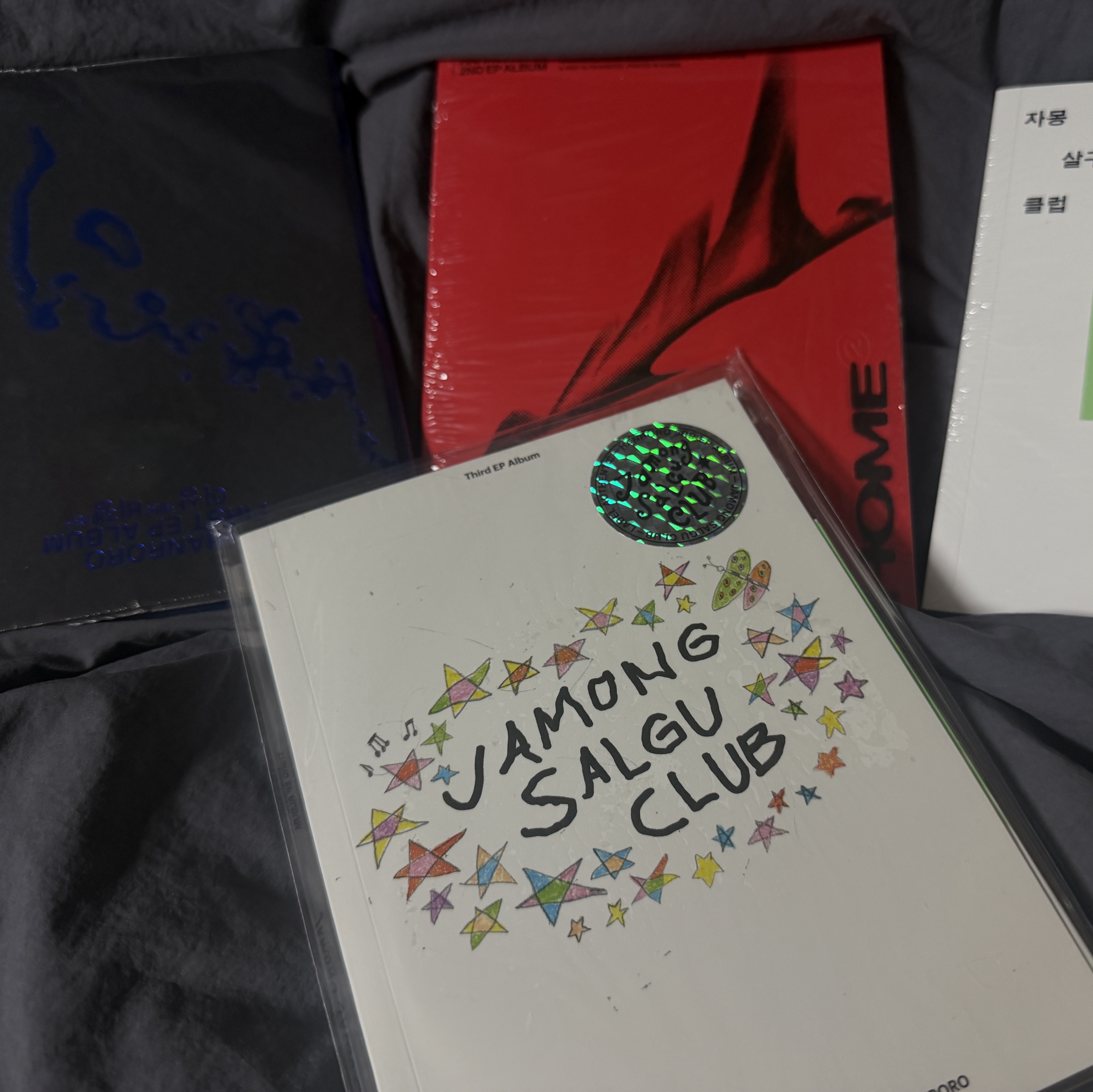 Hanroro 1st EP Take Off CD 착용 스타일