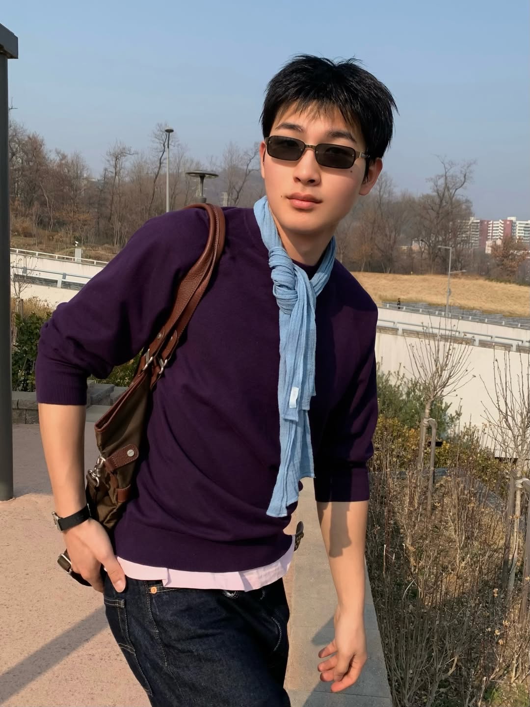 Sunday Ceremony Raw Natural Scarf - Indigo Dyed 착용 스타일 - 1