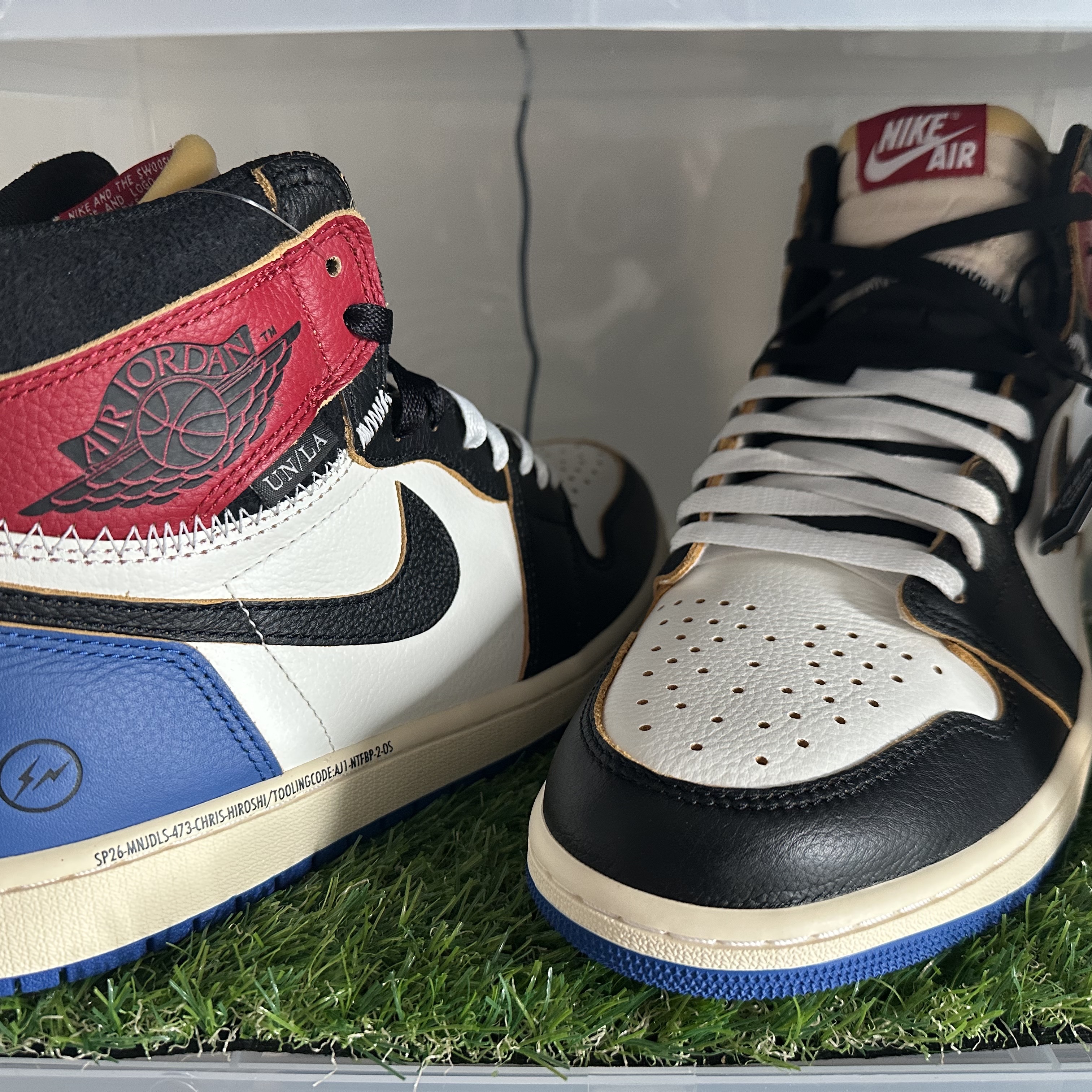 Jordan 1 x Fragment x Union LA Black and Varsity Red 착용 스타일