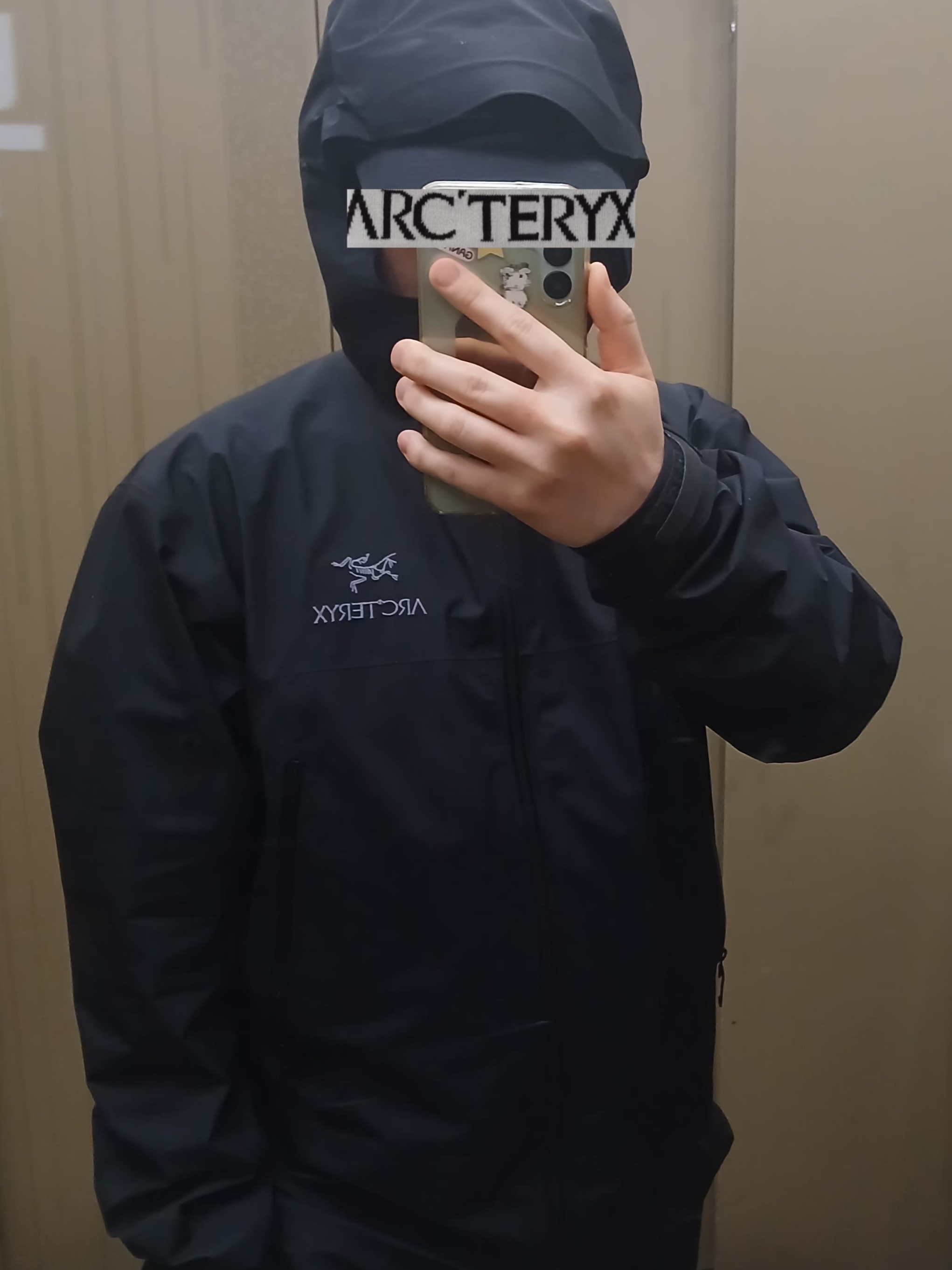 Arc'teryx Gore 5 Panel Cap Black, Arc'teryx Beta Jacket Black 착용 스타일 - 1