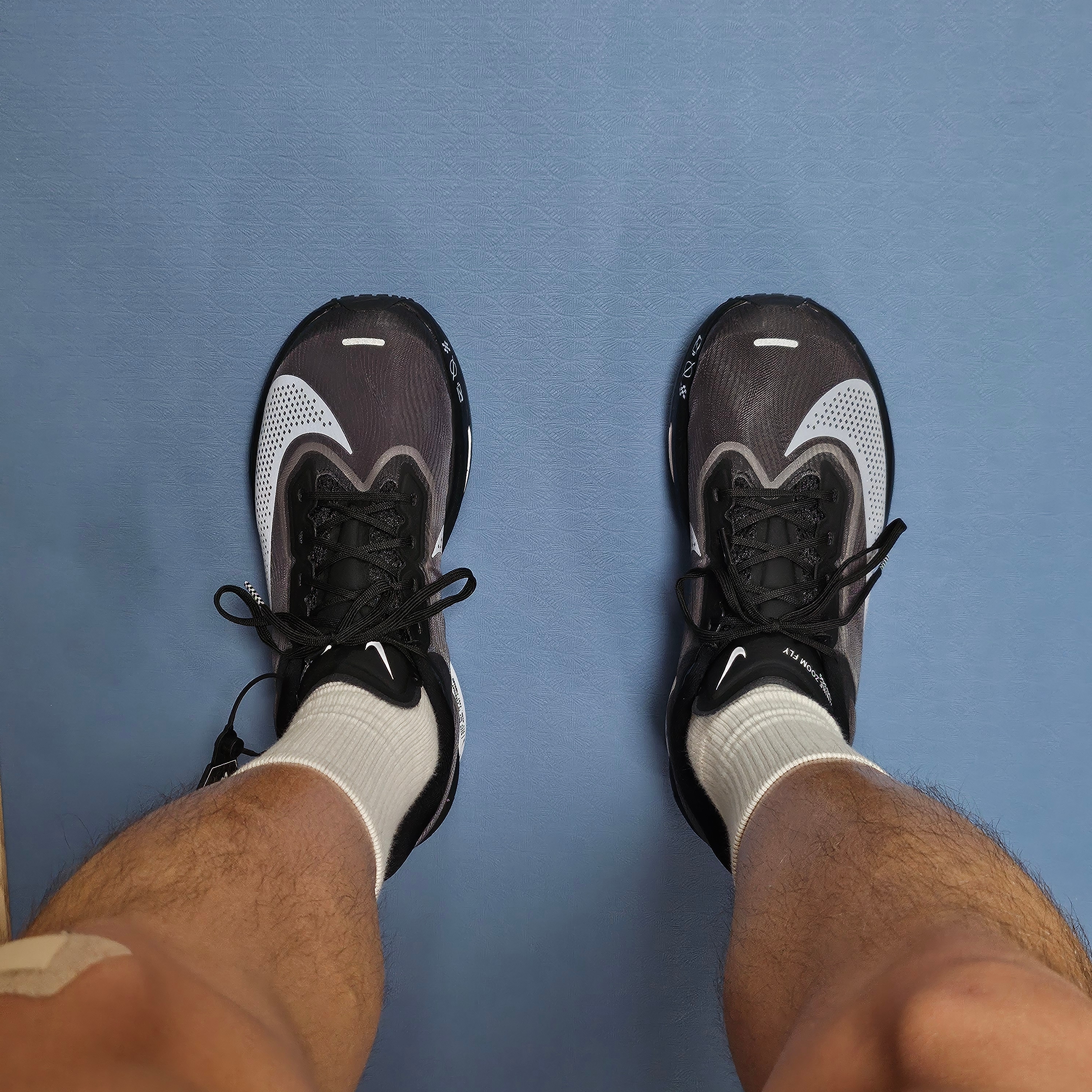 Nike Zoom Fly 6 Black Light Smoke Grey 착용 스타일 - 1