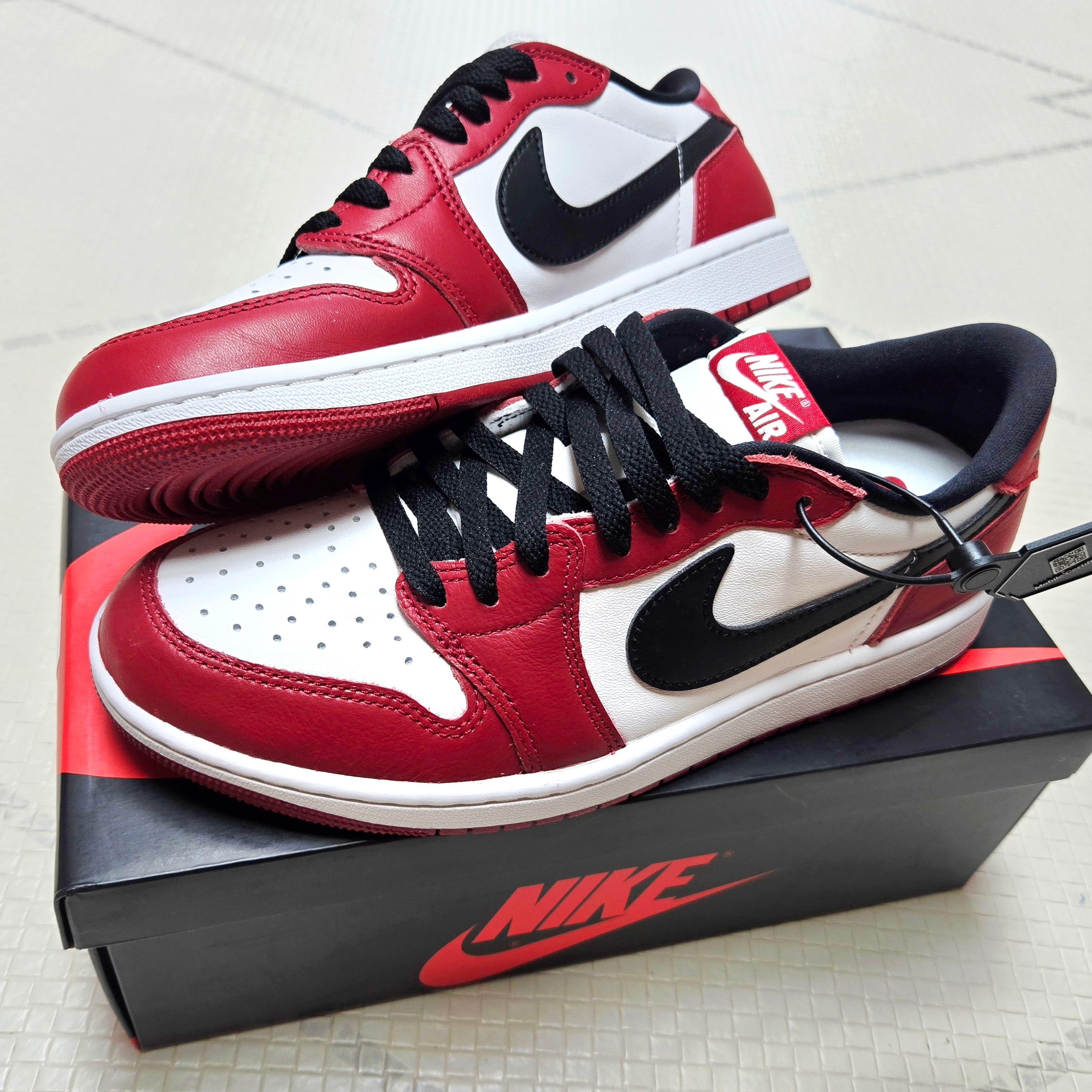Jordan 1 Retro Low OG Chicago 착용 스타일 - 1